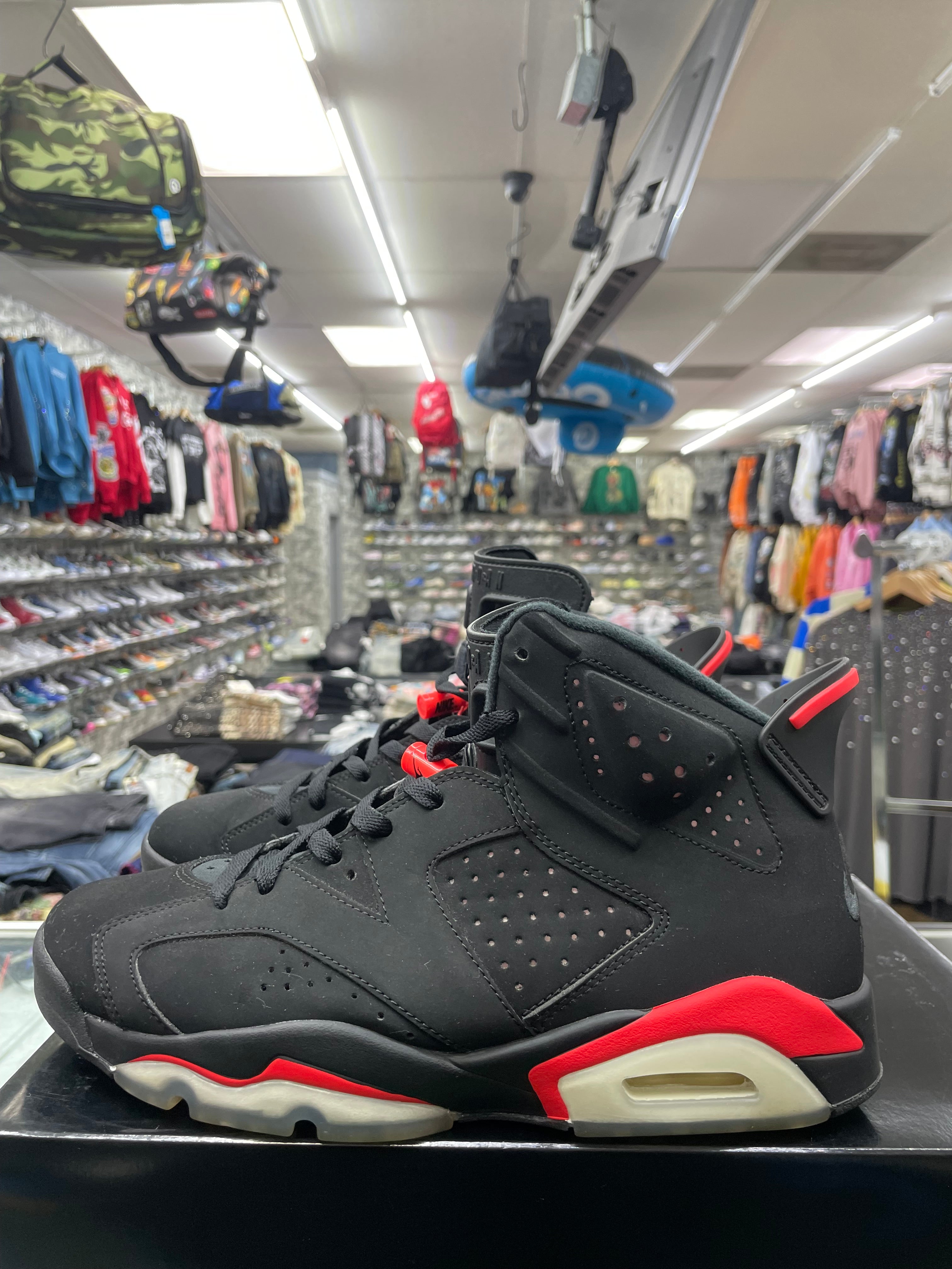 Air Jordan Retro 6 “Infrared” *Size 9.5 Preowned*