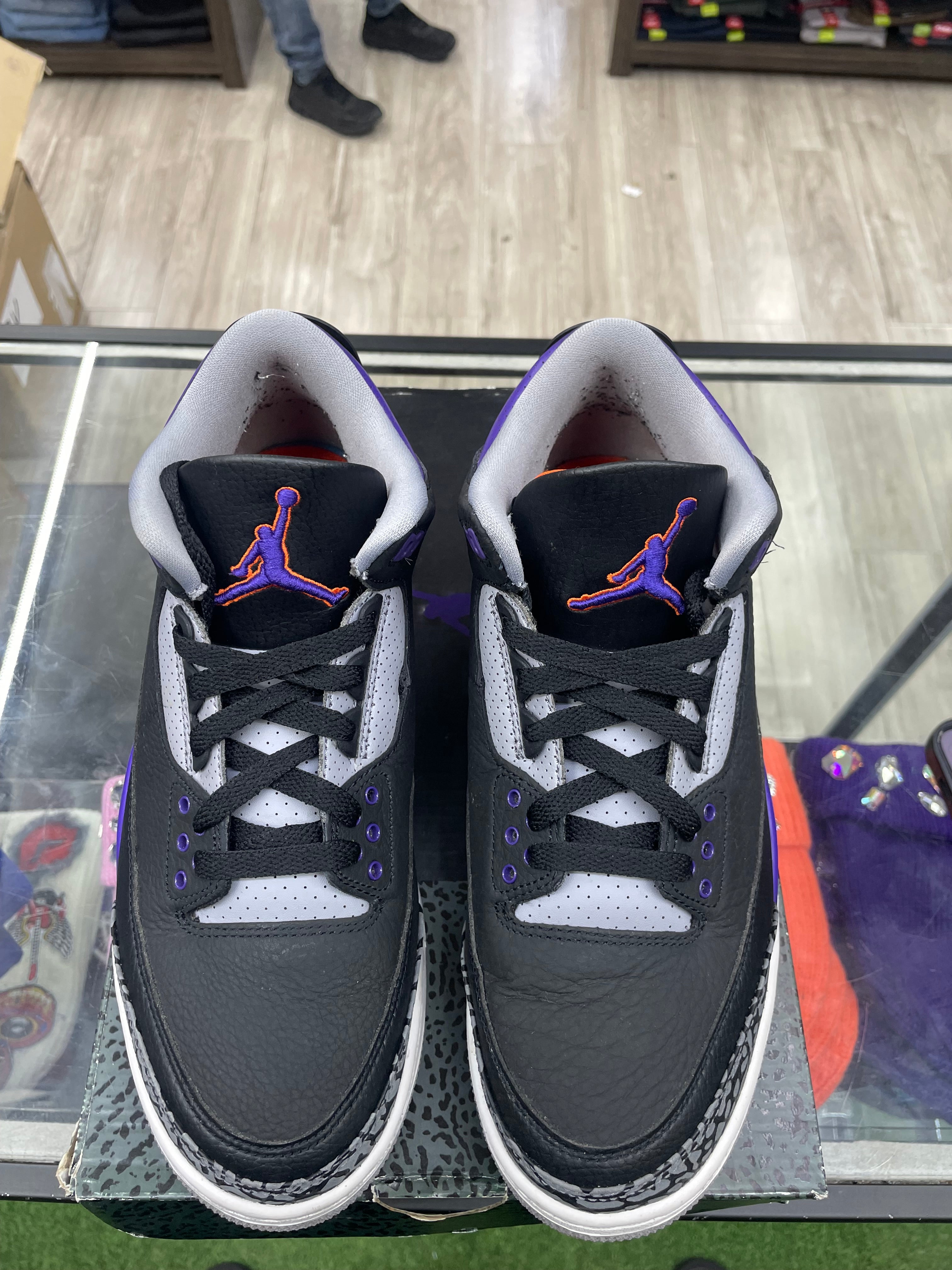 Air Jordan Retro 3 “Black Court Purple” *Size 9 Preowned*