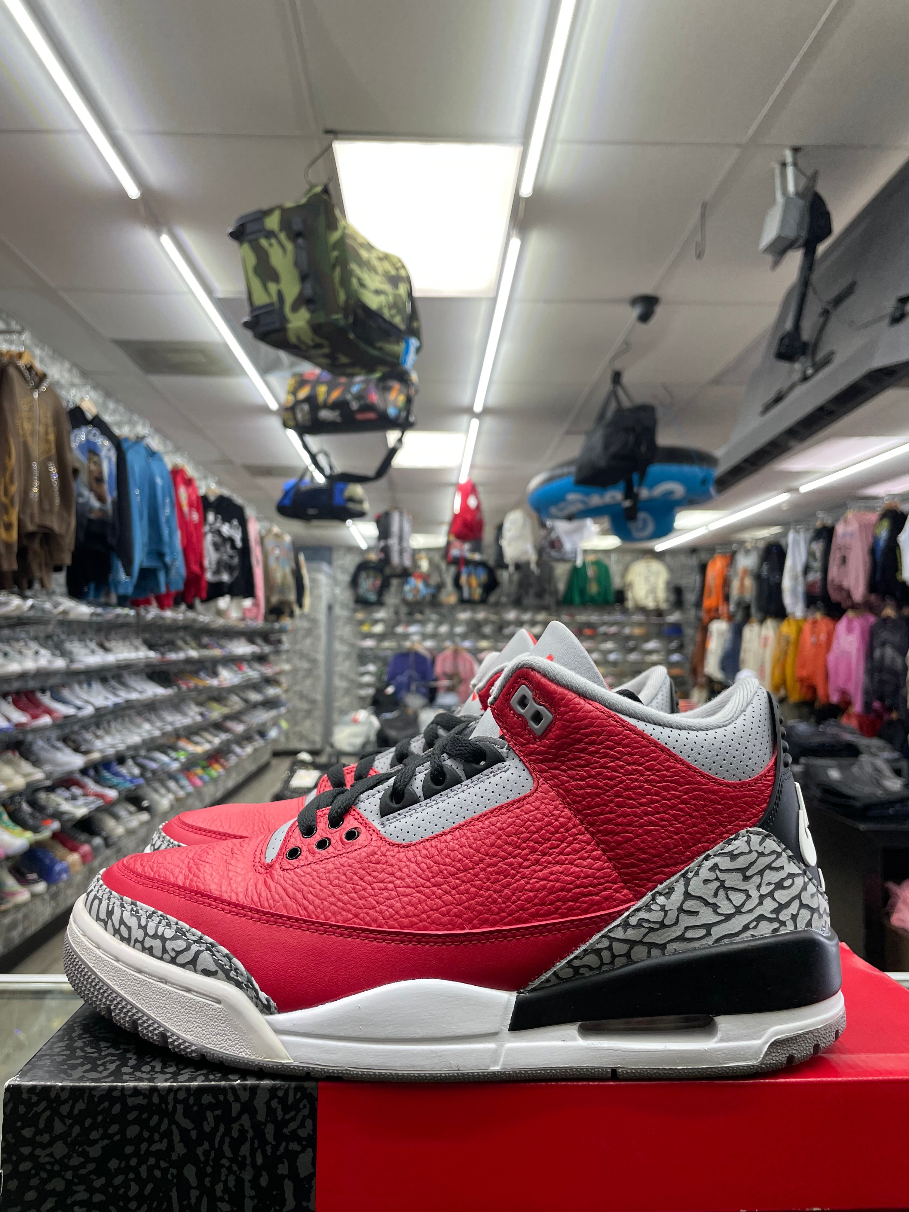 Air Jordan Retro 3 “Unite” *Size 10 Preowned*