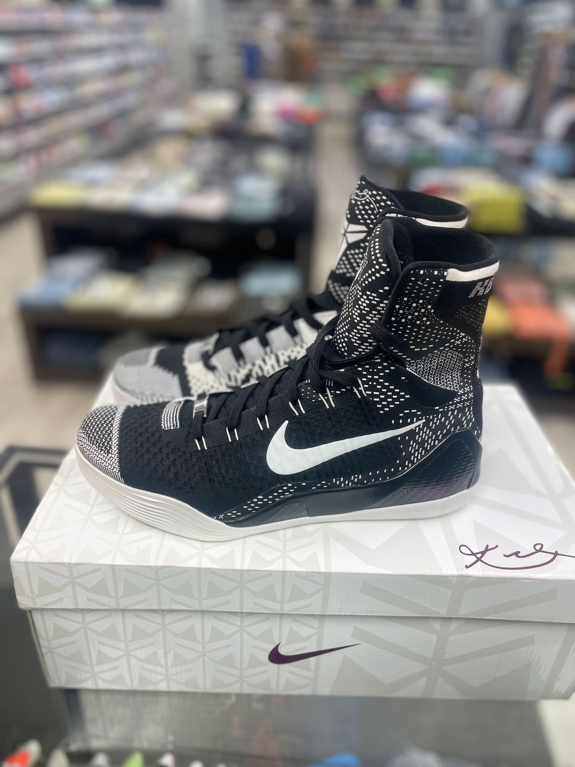 Kobe 9 elite black 2025 and white