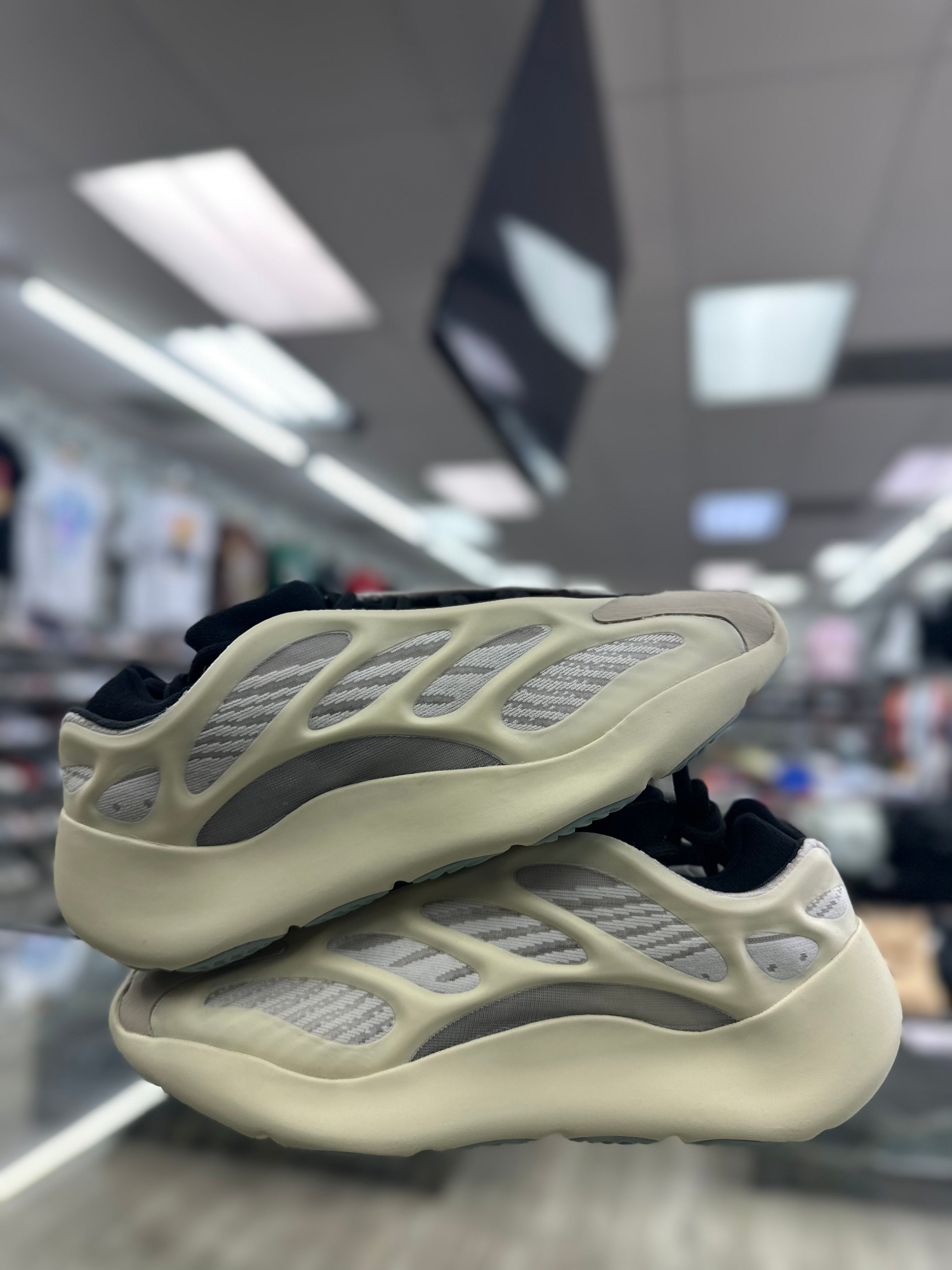 Yeezy 700 Sneakers kicksby3y