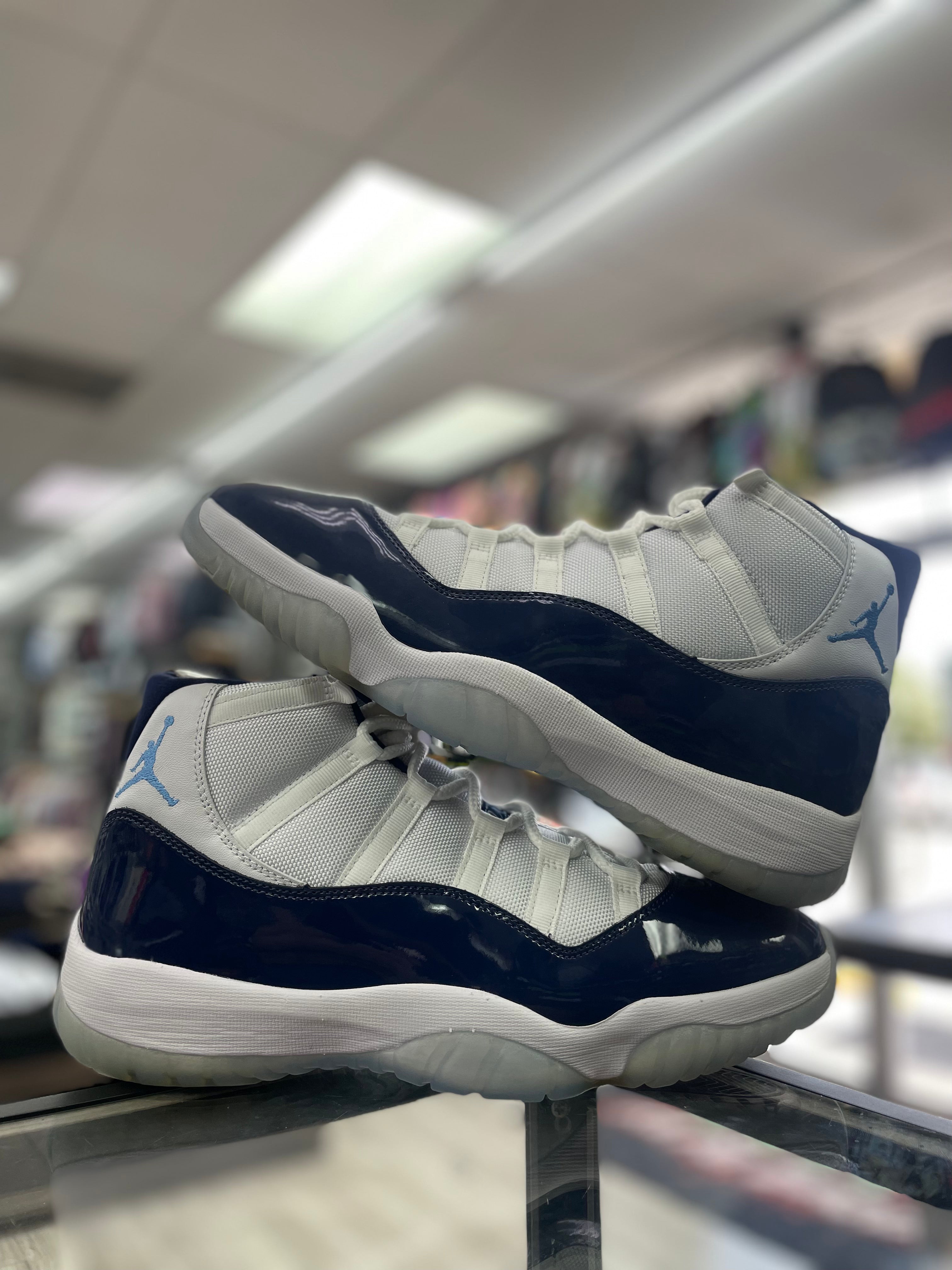 スニーカー Nike Air Jordan 11 Retro UNC Win Like 82 aw 17 2017 Air Jordan 11 Retro Win Like 82 2017 Size 8.5 Authentic Rare