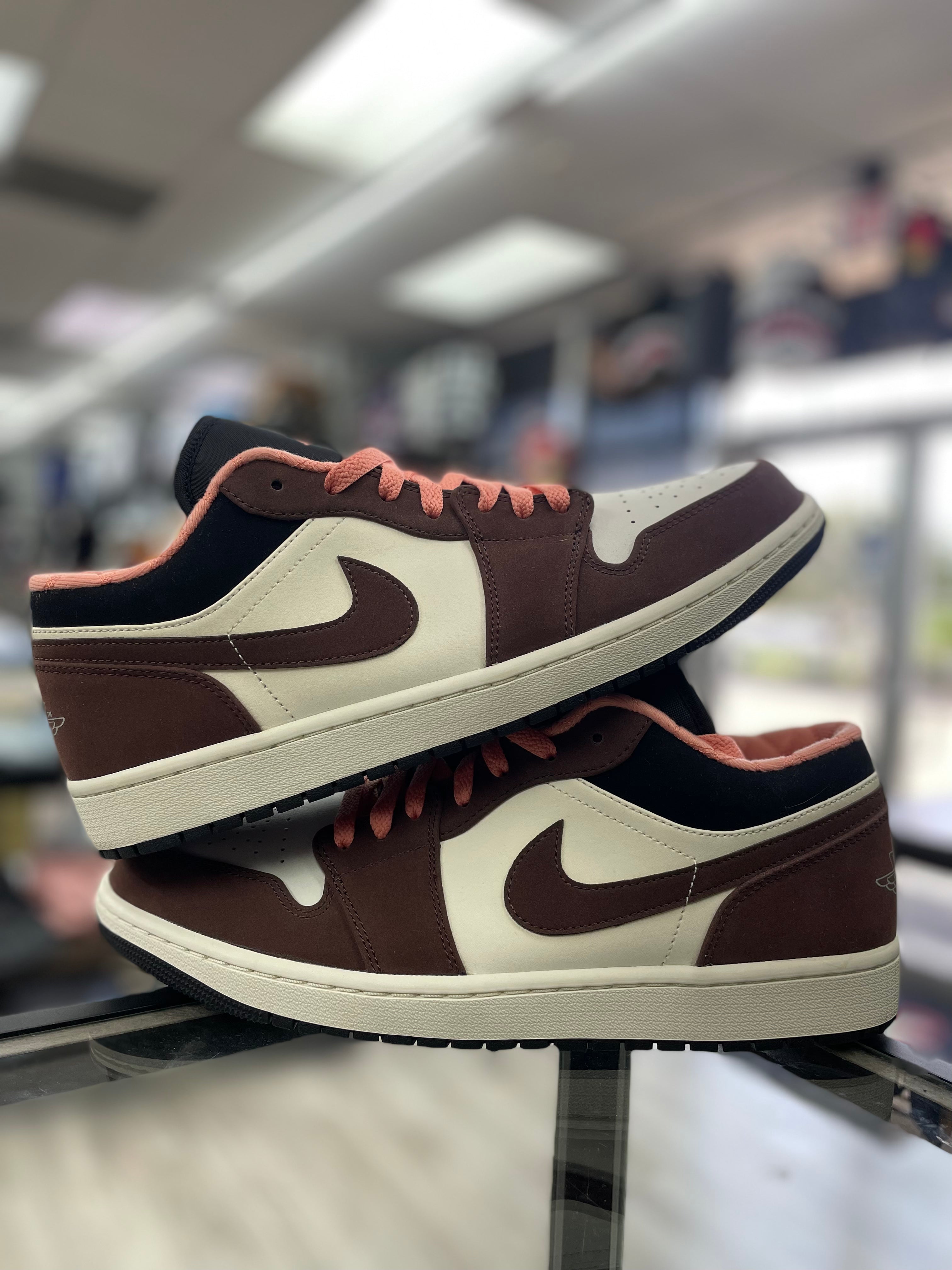 Air Jordan 1 Low "Mocha"