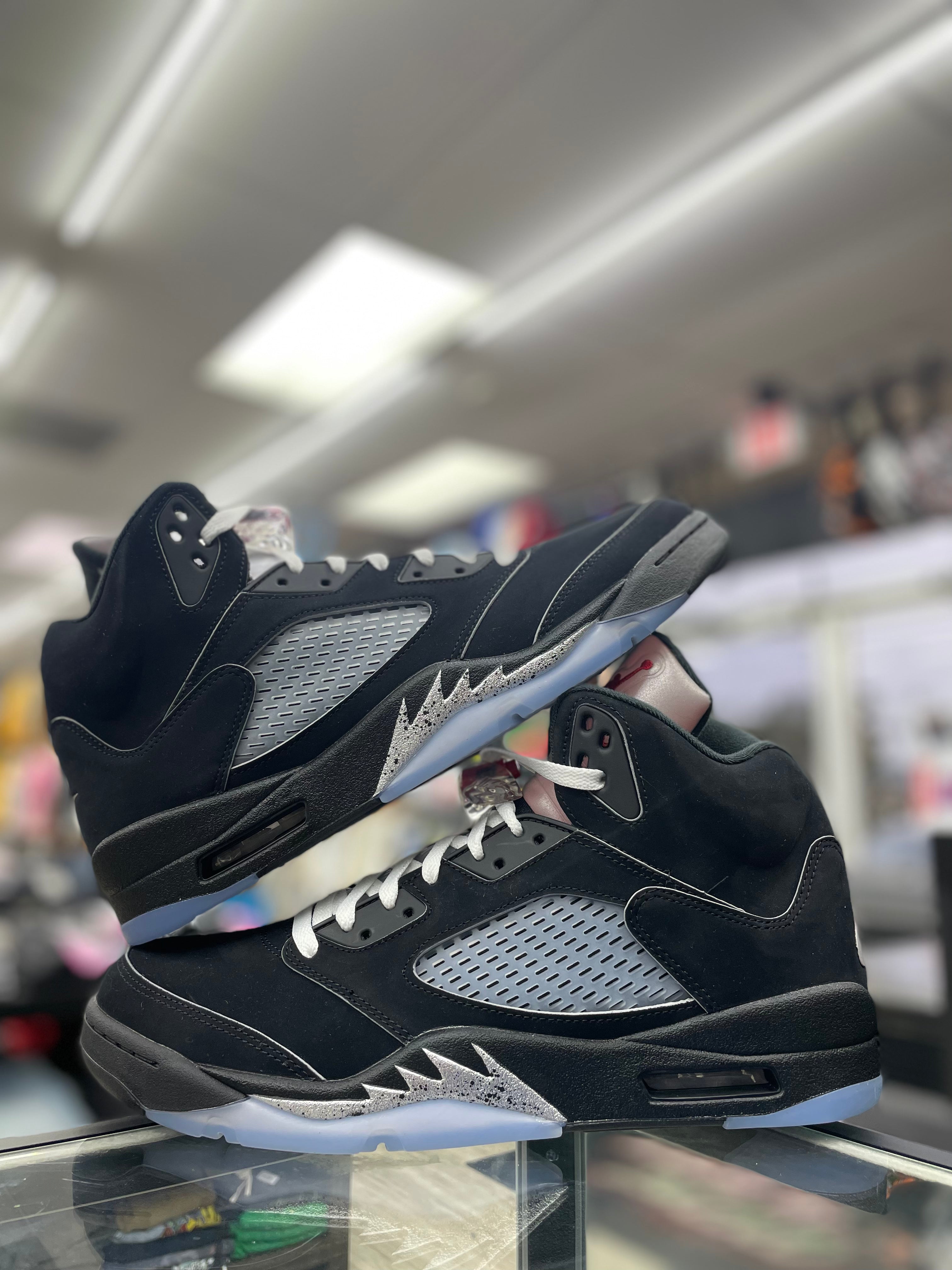 Air Jordan Retro 5 “Black Metallic Reimagined” (MEN)