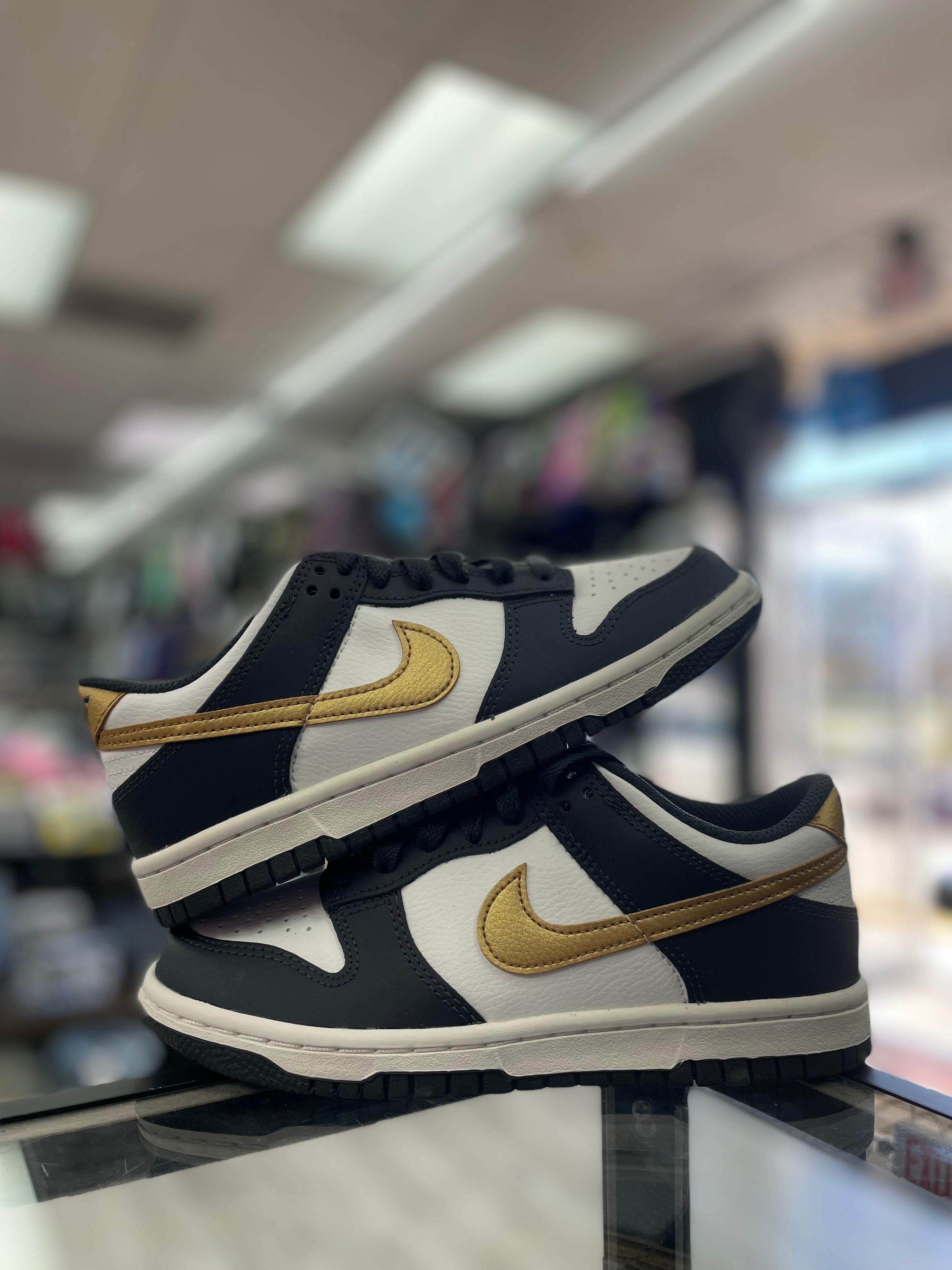 Nike Dunk Low "Summit White Metallic Gold"  (GS)