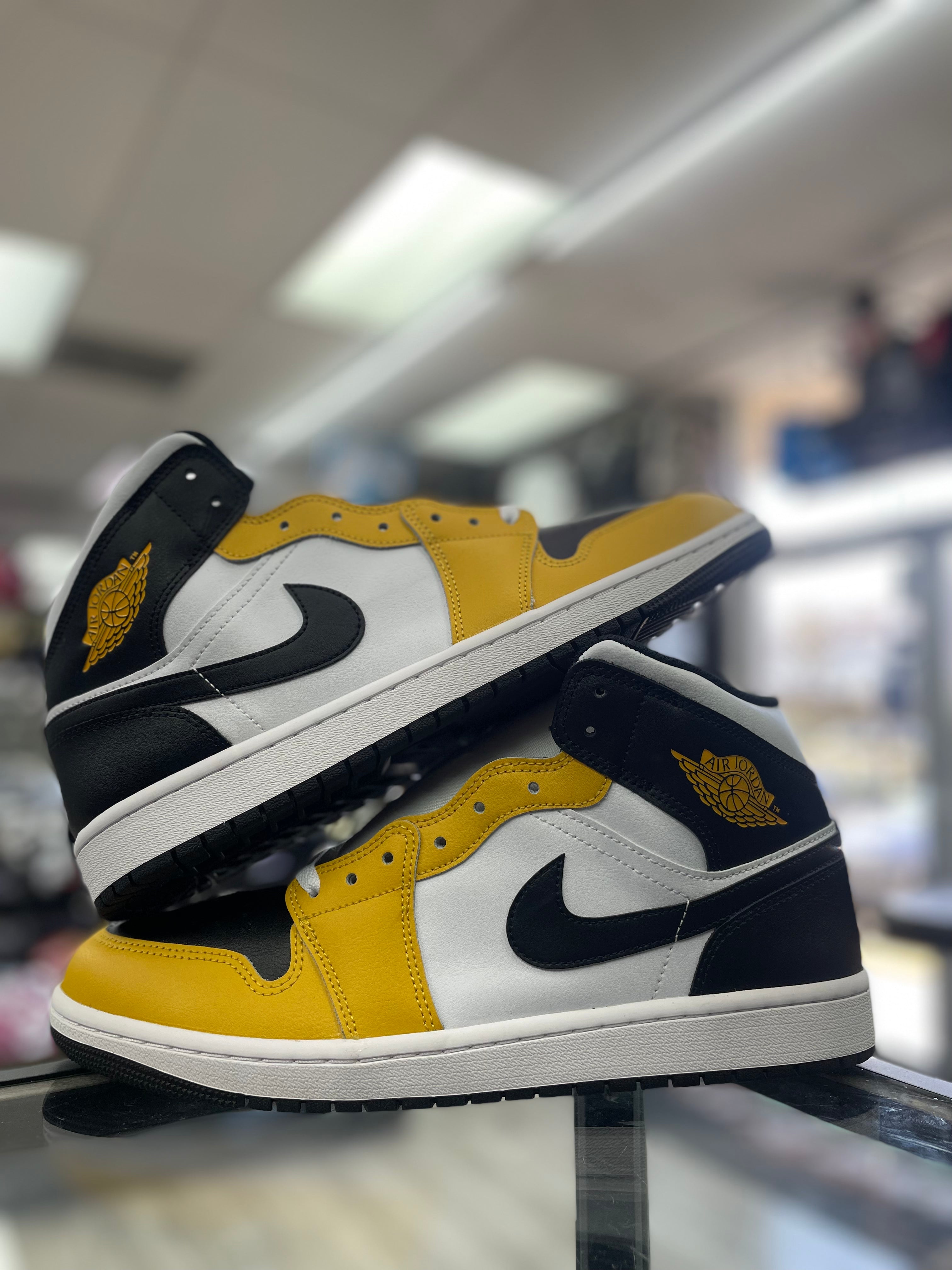 Air Jordan 1 "Yellow Ochre" (Men)