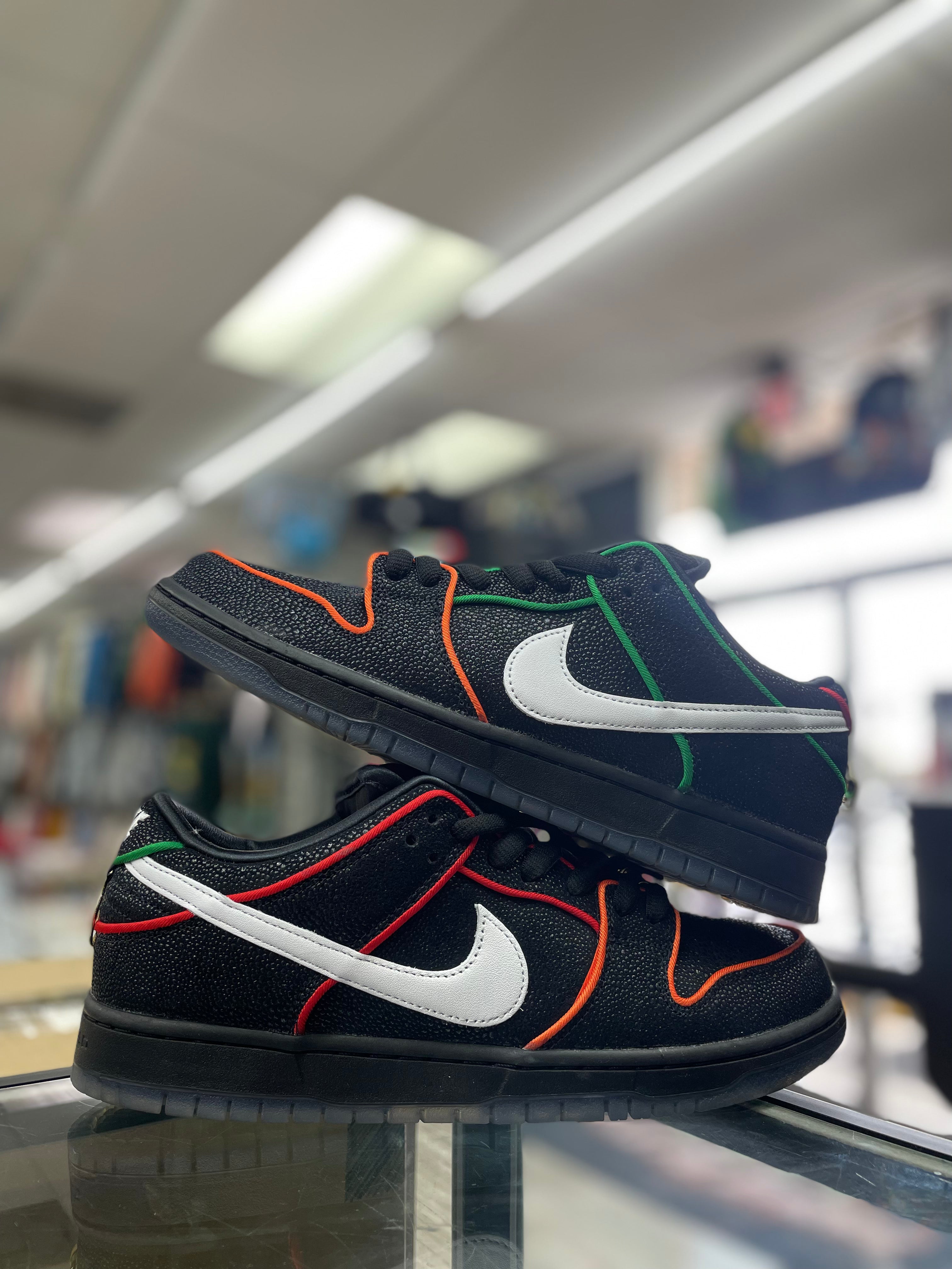 Nike SB Dunk Low “Bronx Girl Skate” (HV1664-001)