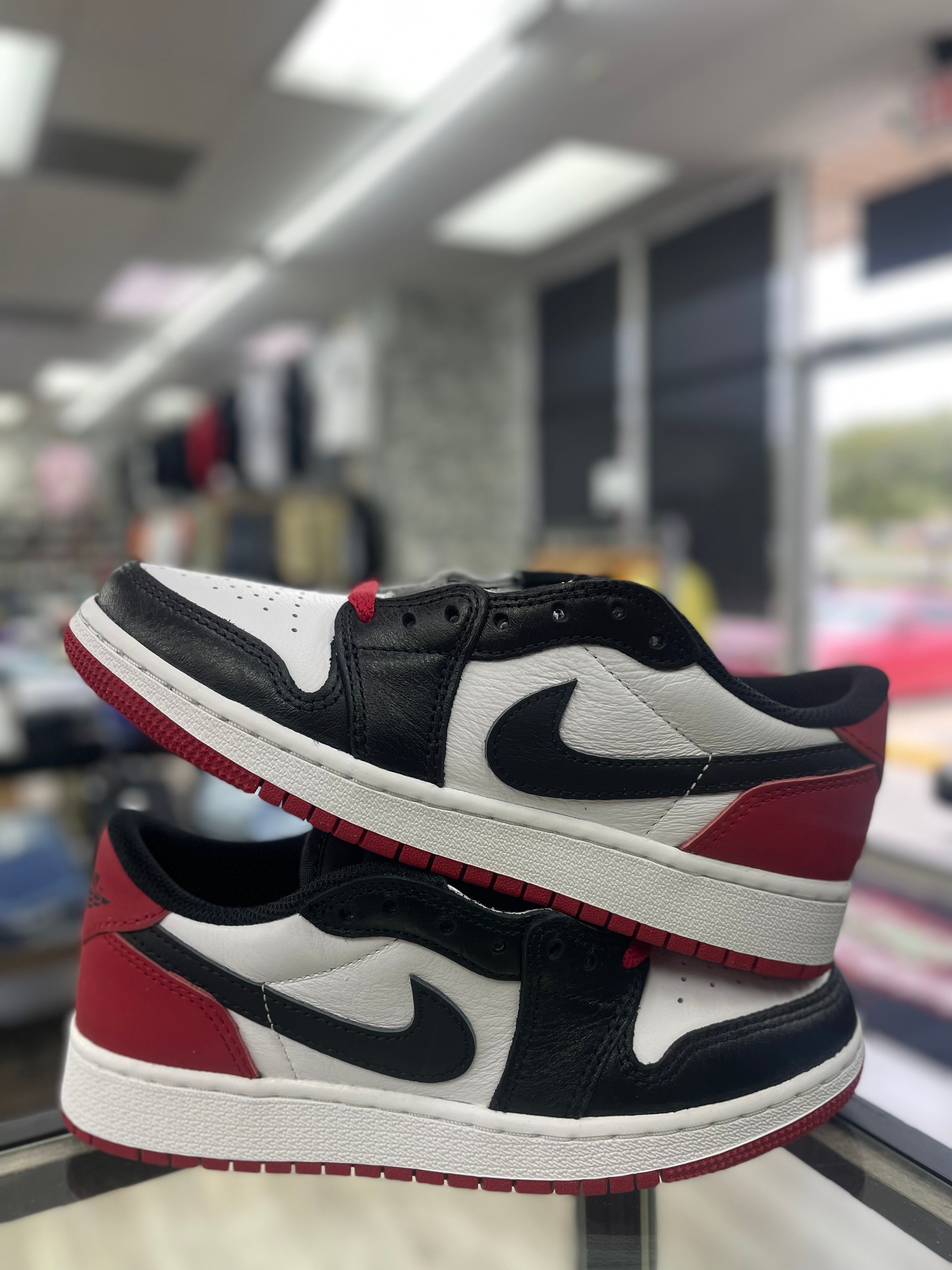 Air Jordan 1 Low "Black Toe" (GS)