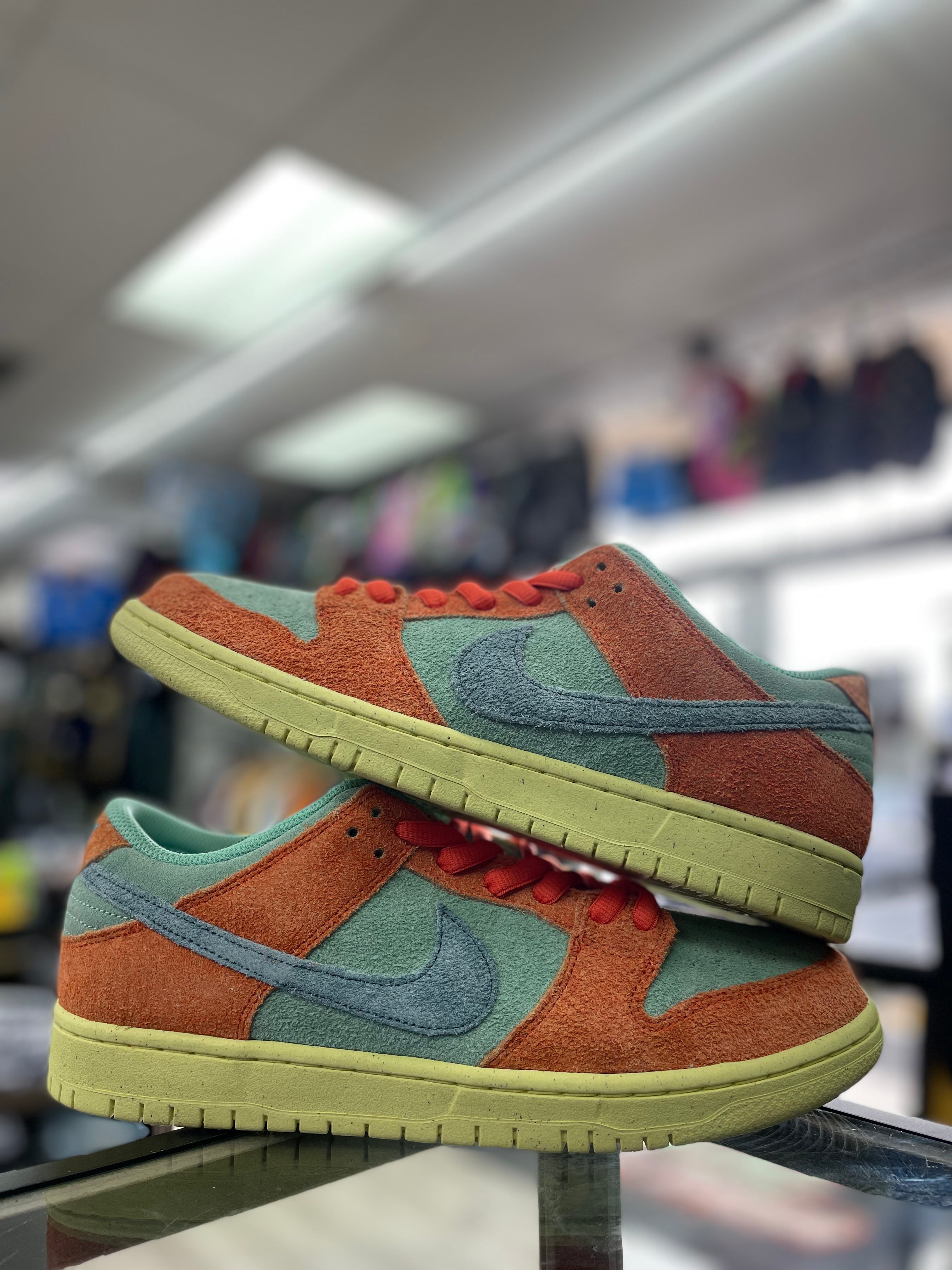 Nike SB Dunk Low “Orange Emerald Rise”