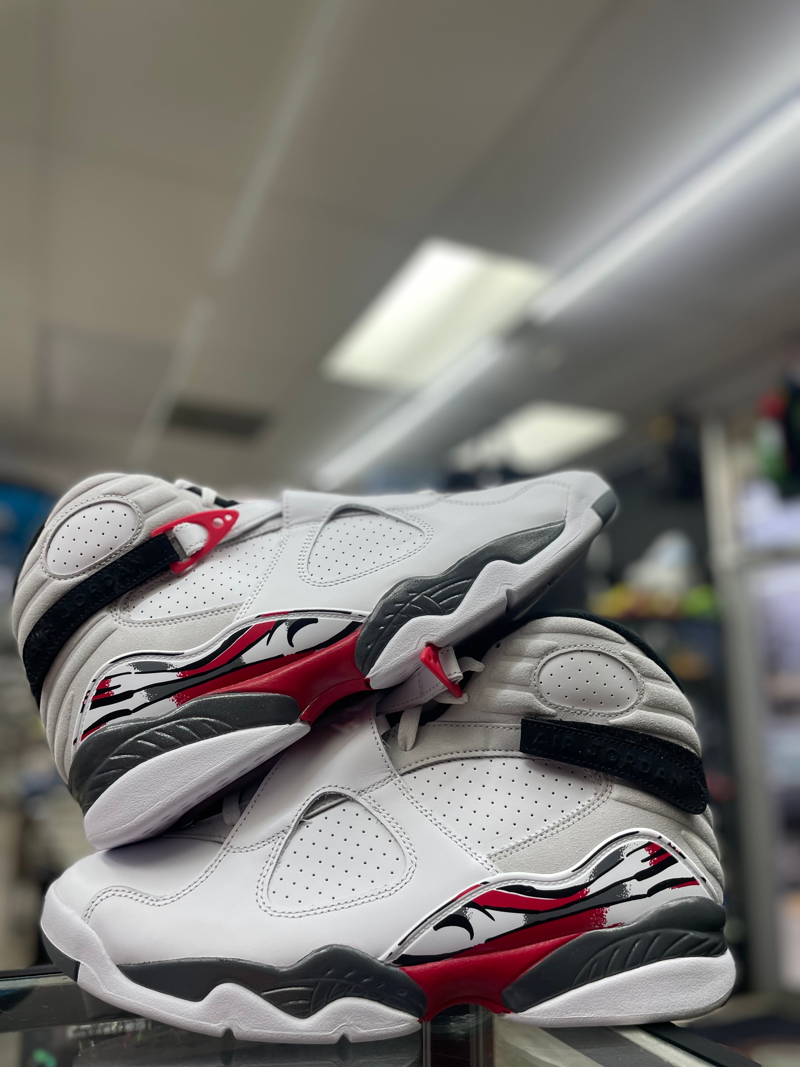 Air Jordan Retro 8 “Bugs Bunny”