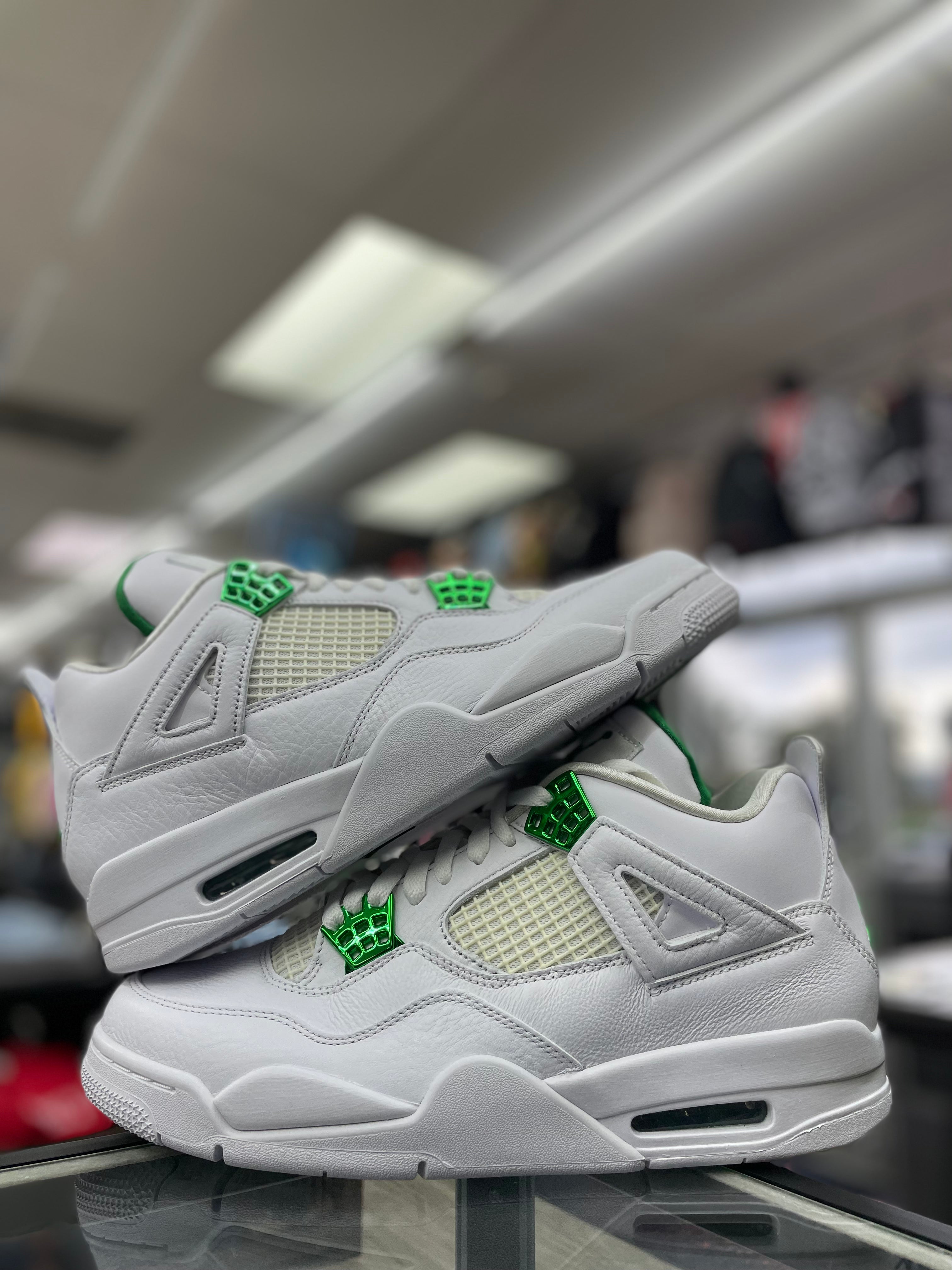 Air Jordan Retro 4 “Metallic Green”