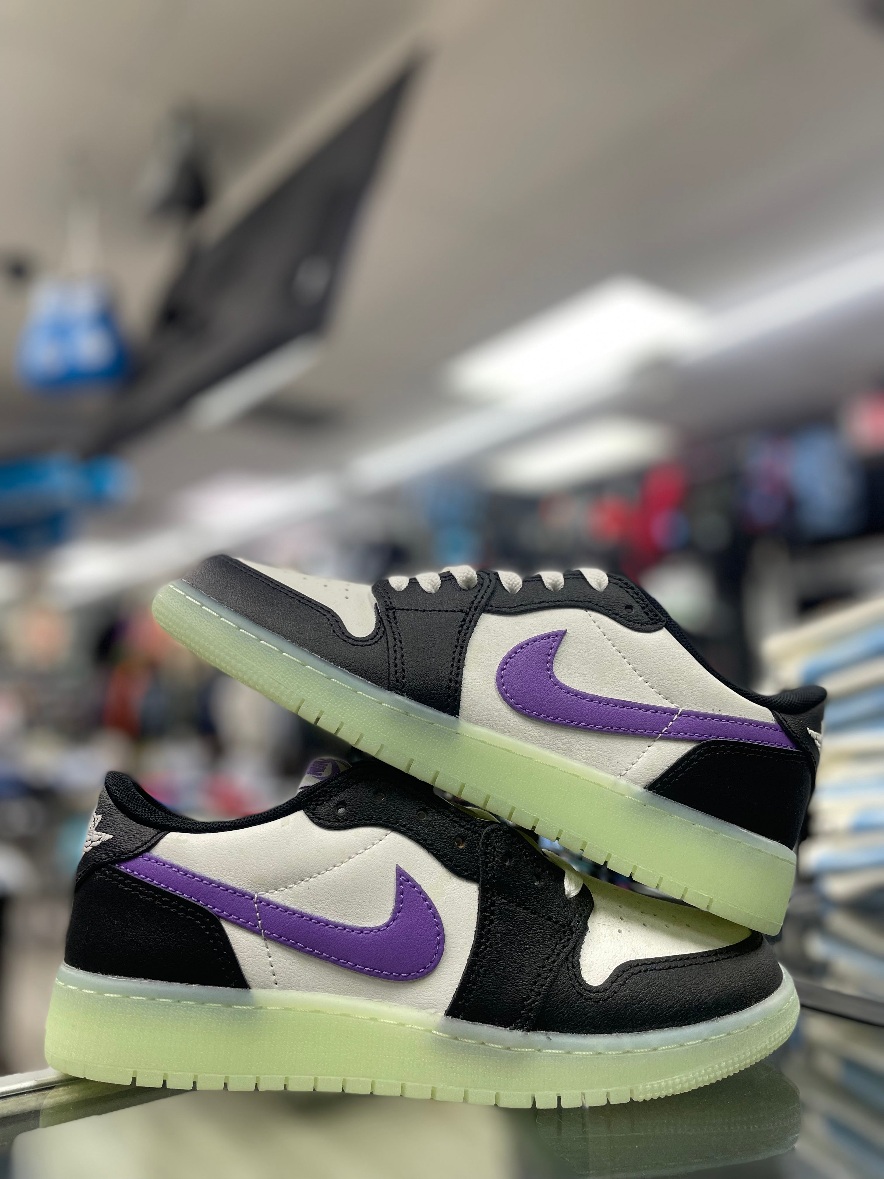 Air Jordan 1 Low "Black Raspberry"