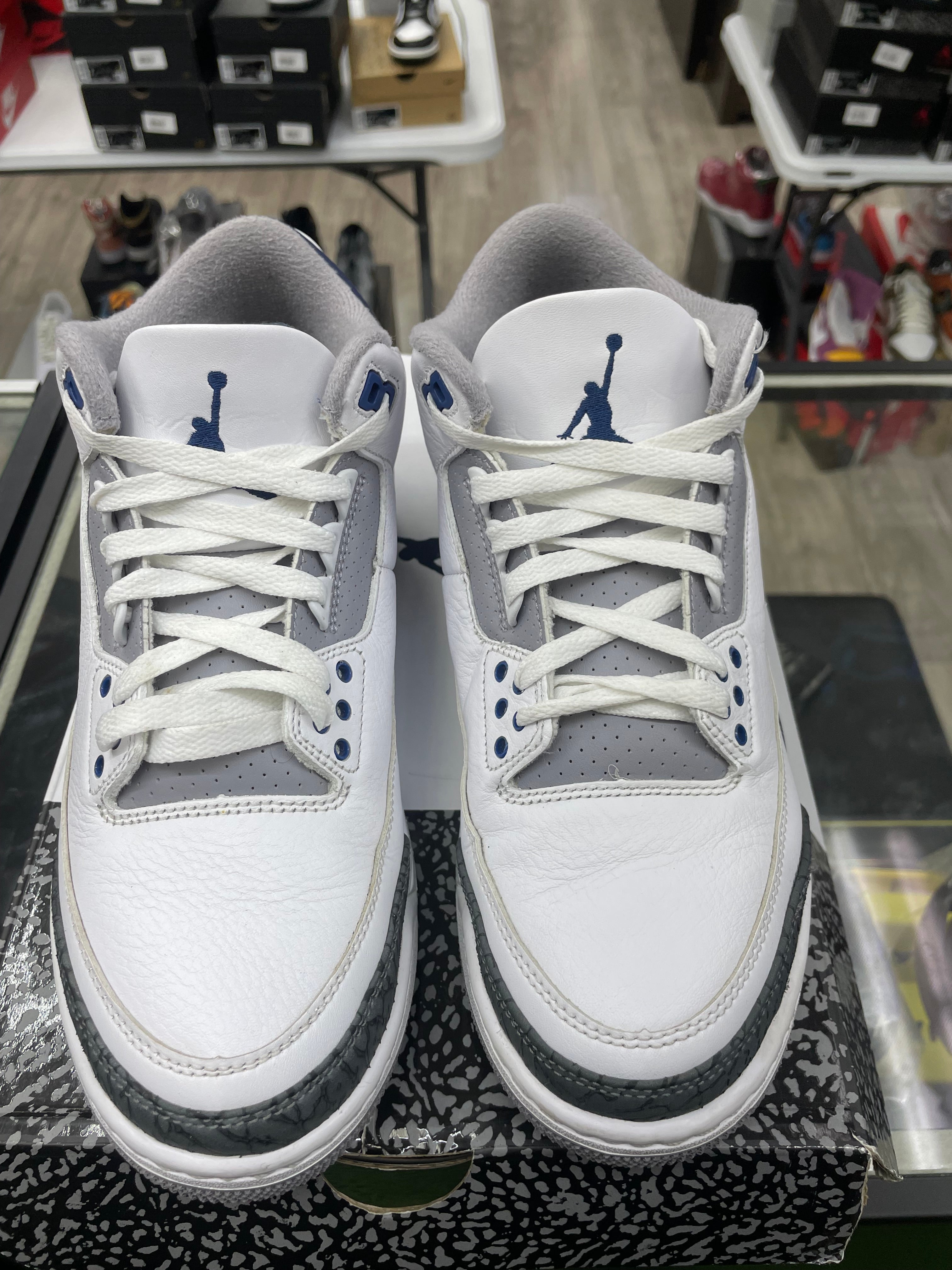 Air Jordan Retro 3 "Midnight Navy" *Size 8 Preowned*