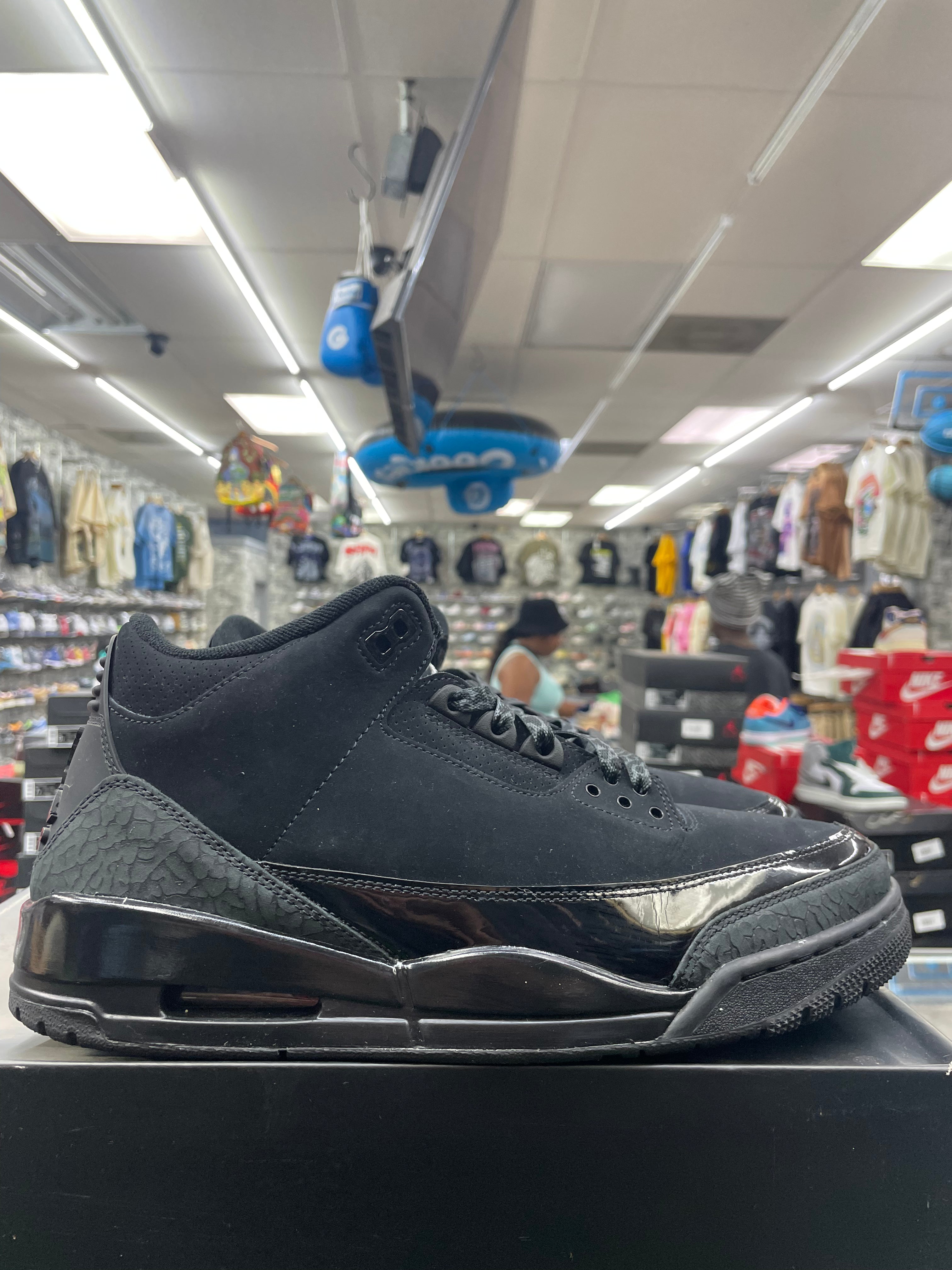 Air Jordan Retro 3  “Black Cat” *Size 11 Preowned*