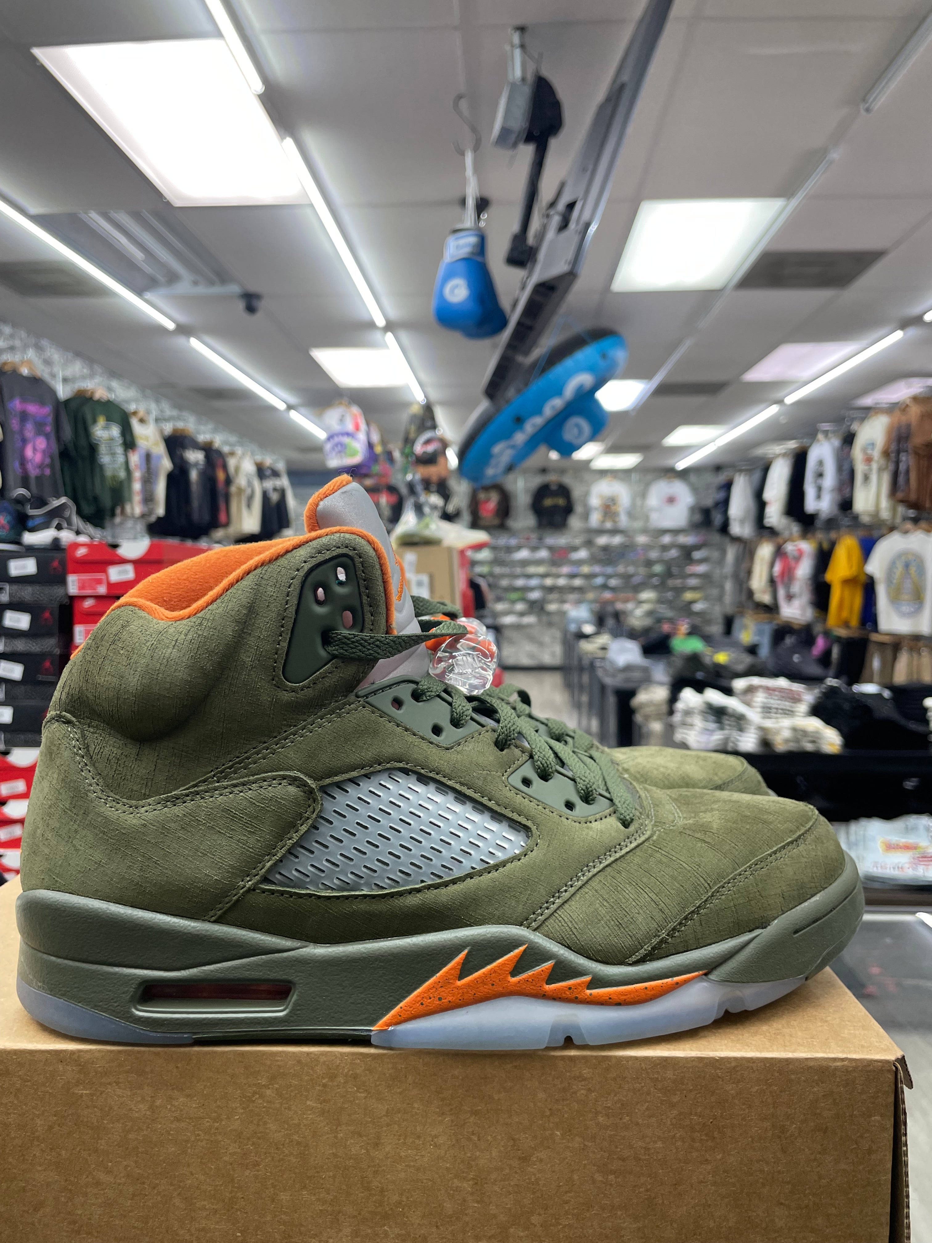 Air Jordan Retro 5 “Olive *Size 10.5 Preowned*