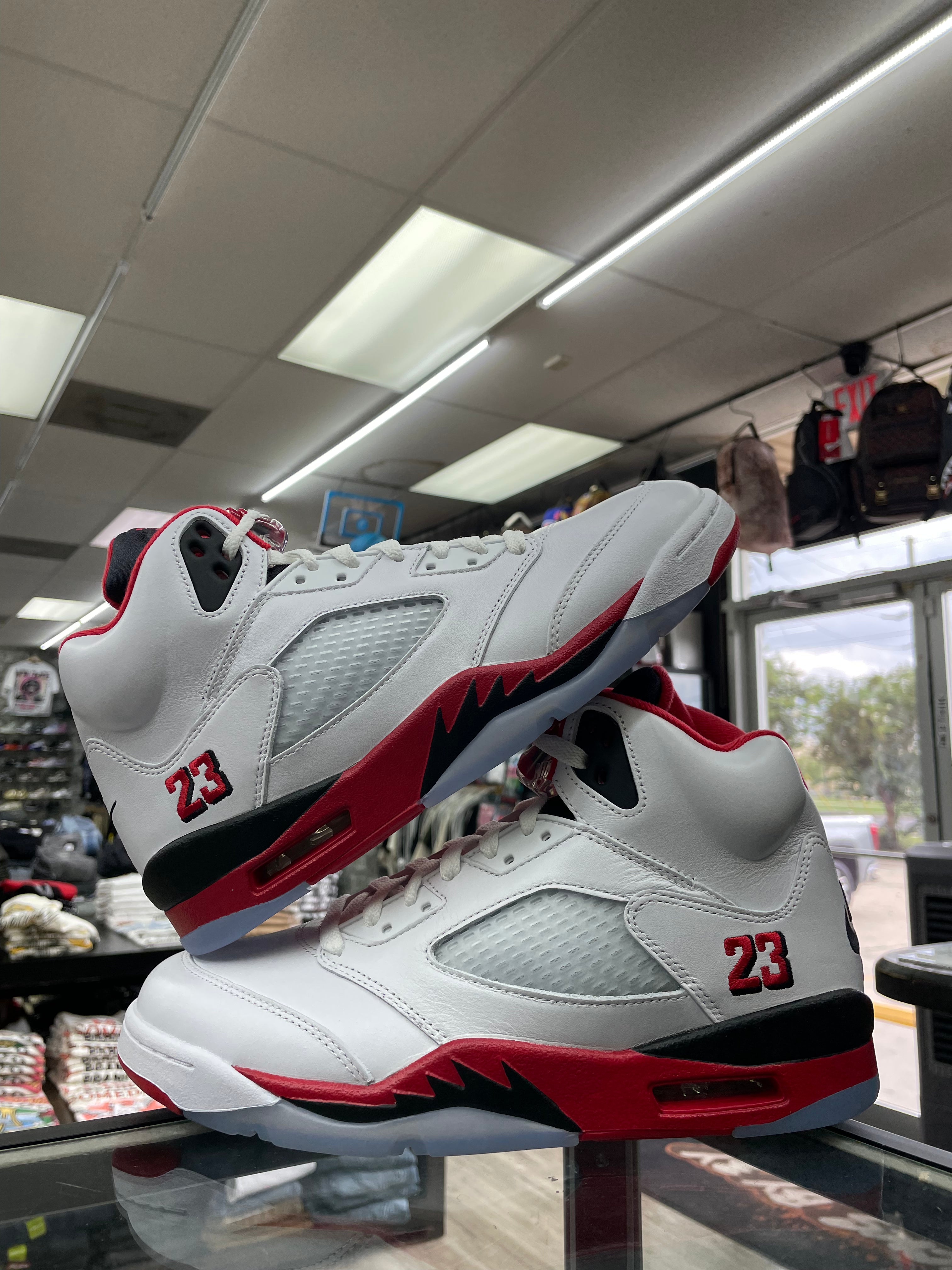 Air Jordan Retro 5 “Fire Red Black Tongue” (MEN)