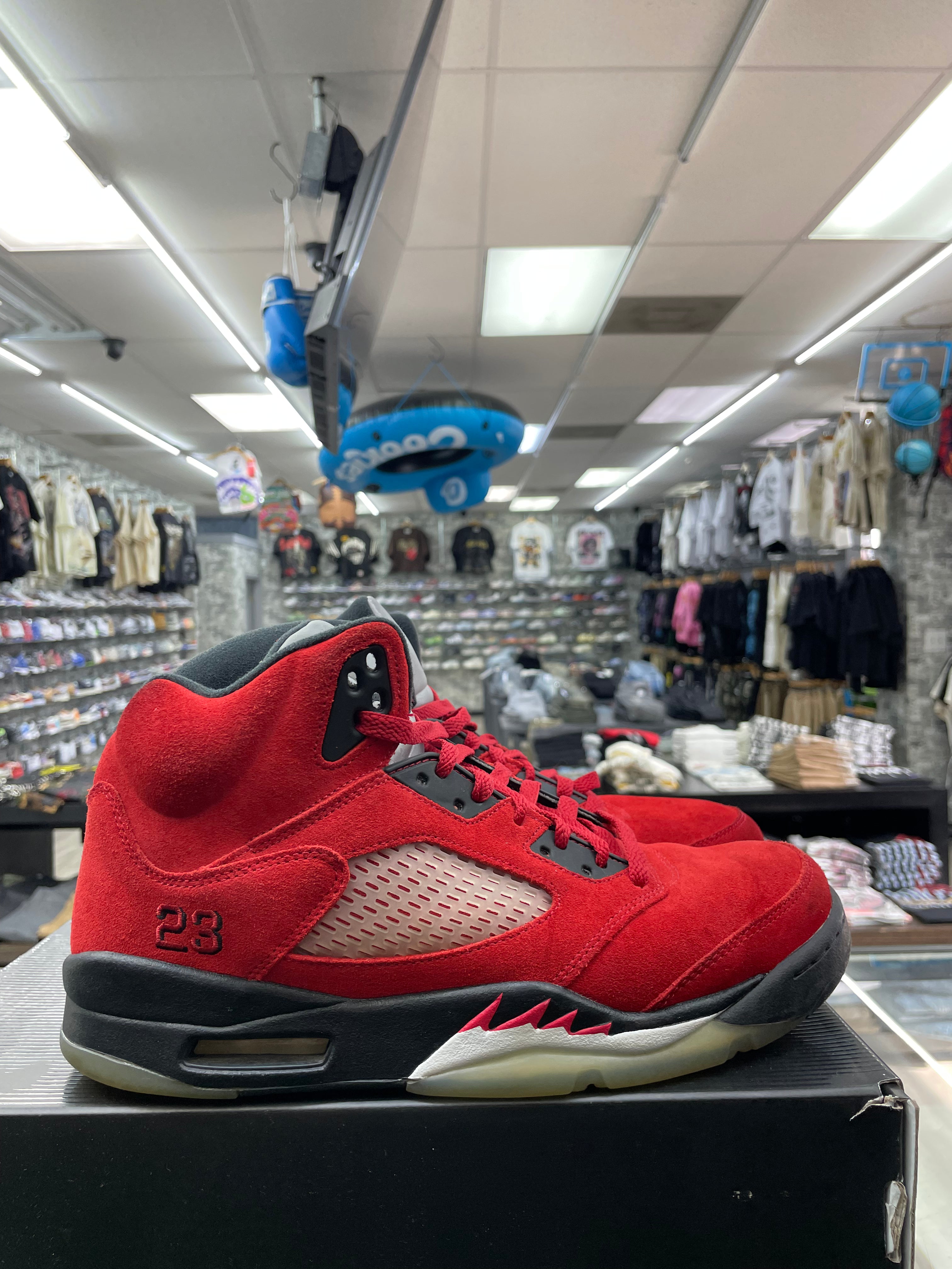 Air Jordan Retro 5 "Raging Bull" *Size 10.5 Preowned*