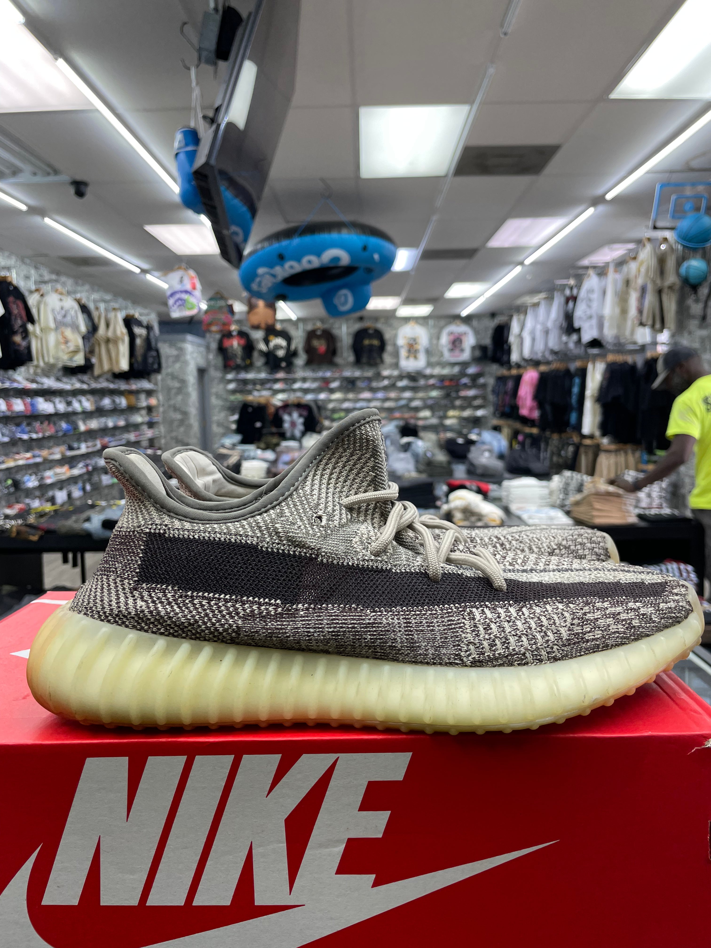 Yeezy Boost 350 “Zyon” *Size 10.5 Preowned*