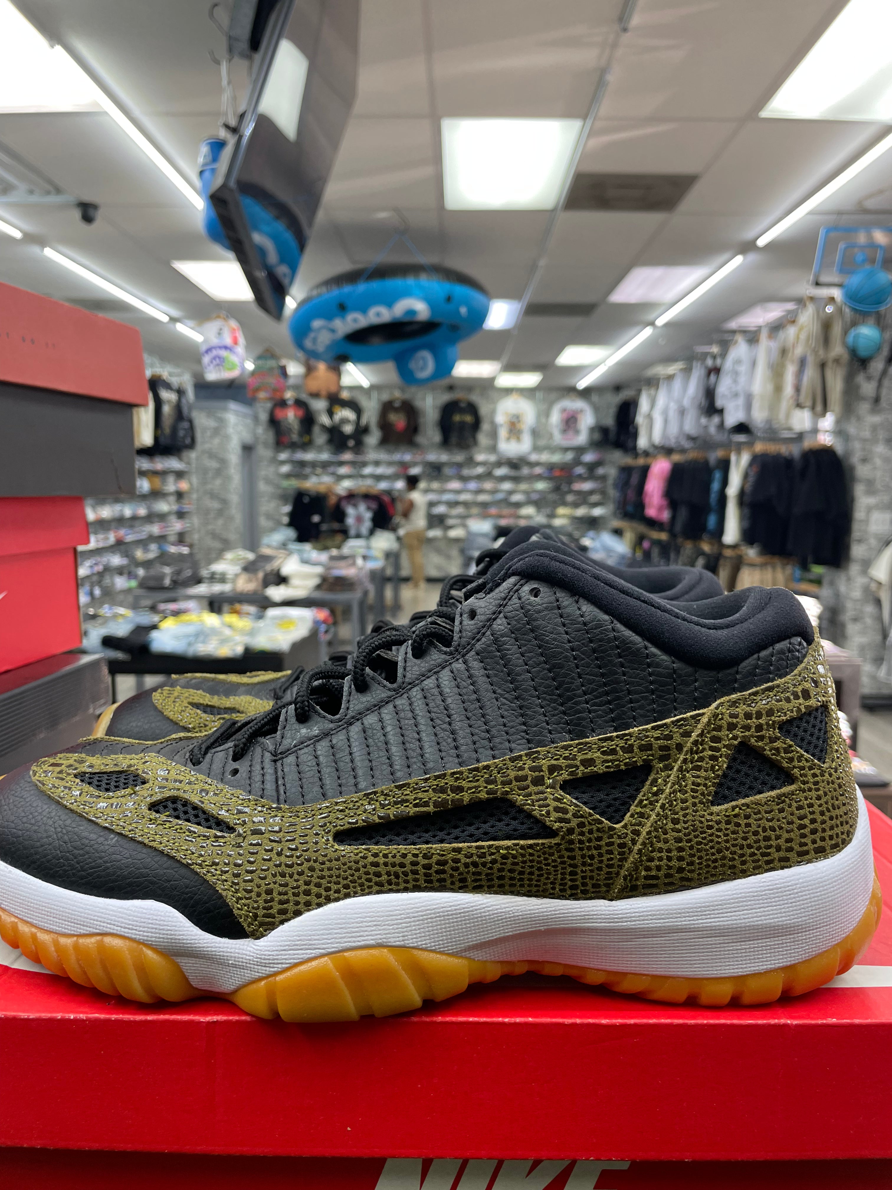Air Jordan Retro 11 Low “Militia Green” *Size 11.5 Preowned*