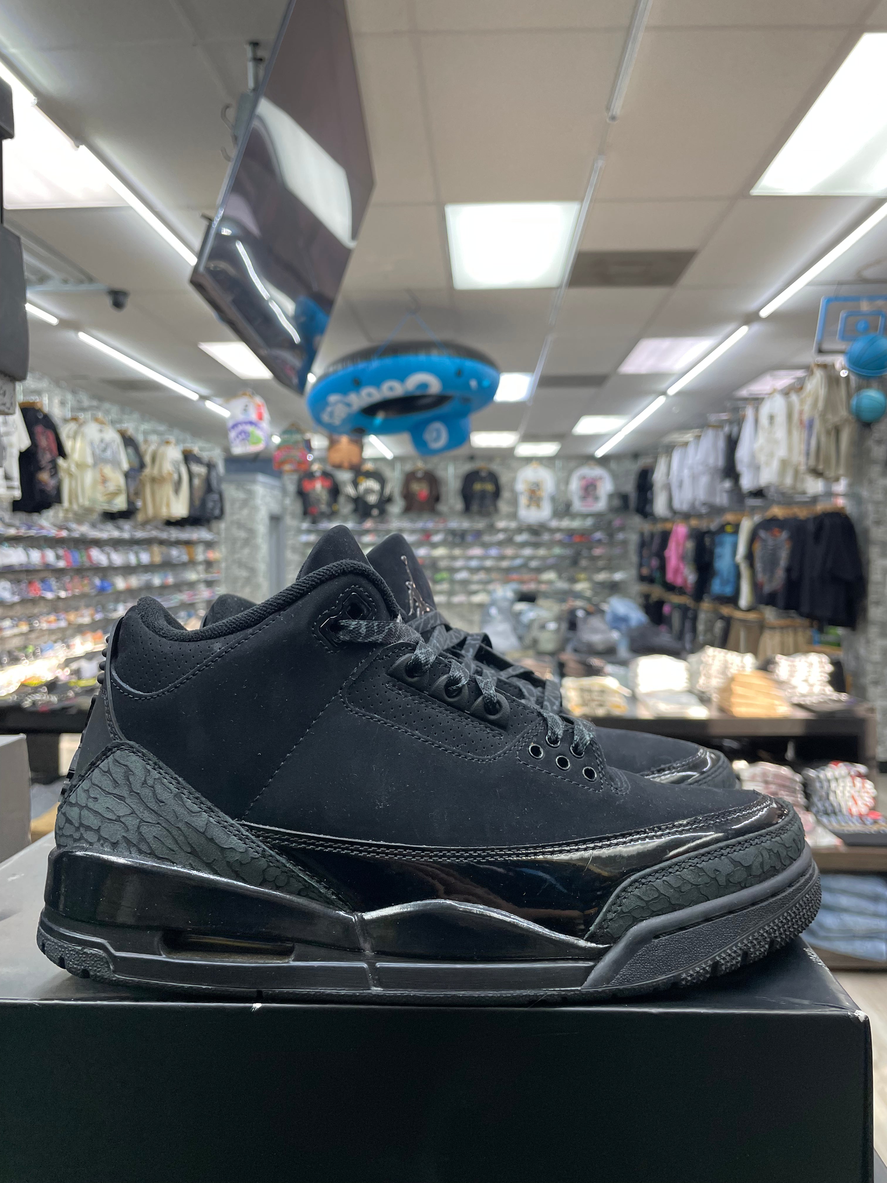 Air Jordan Retro 3 “Black Cat” *Size 8.5 Preowned*