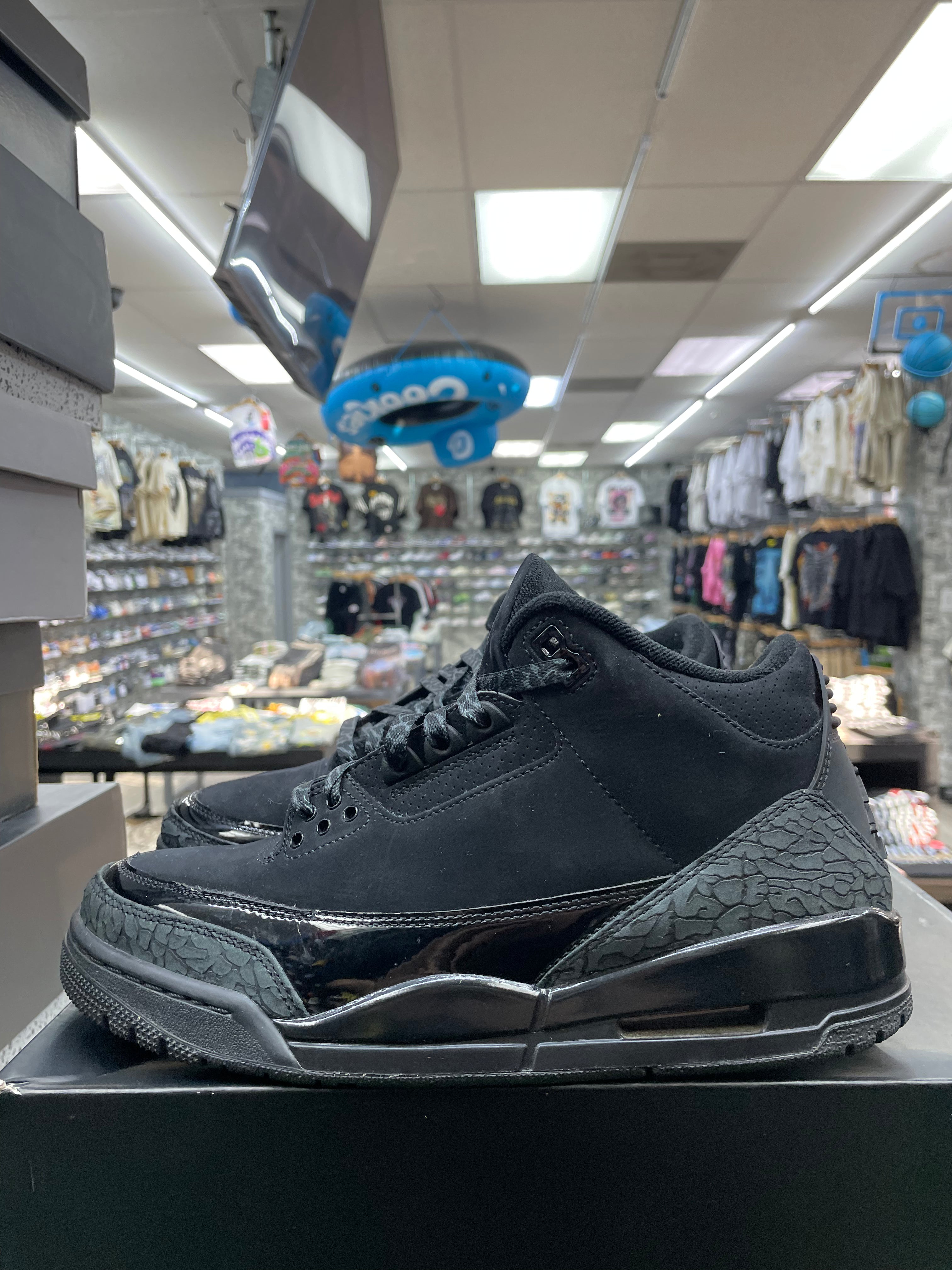 Air Jordan Retro 3 “Black Cat” *Size 8.5 Preowned*