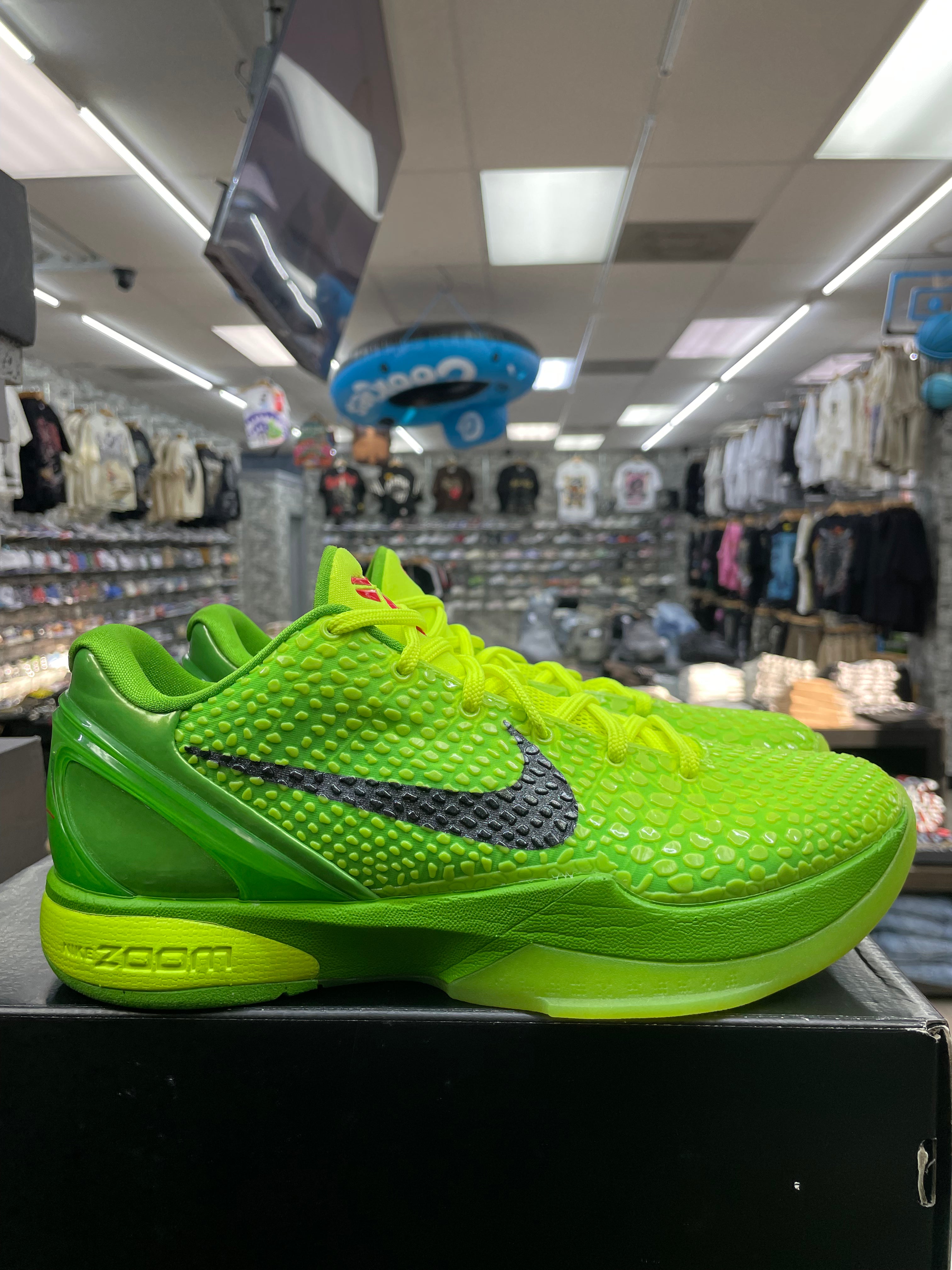 Nike Kobe 6 Protro "Grinch" *Size 10 Preowned*