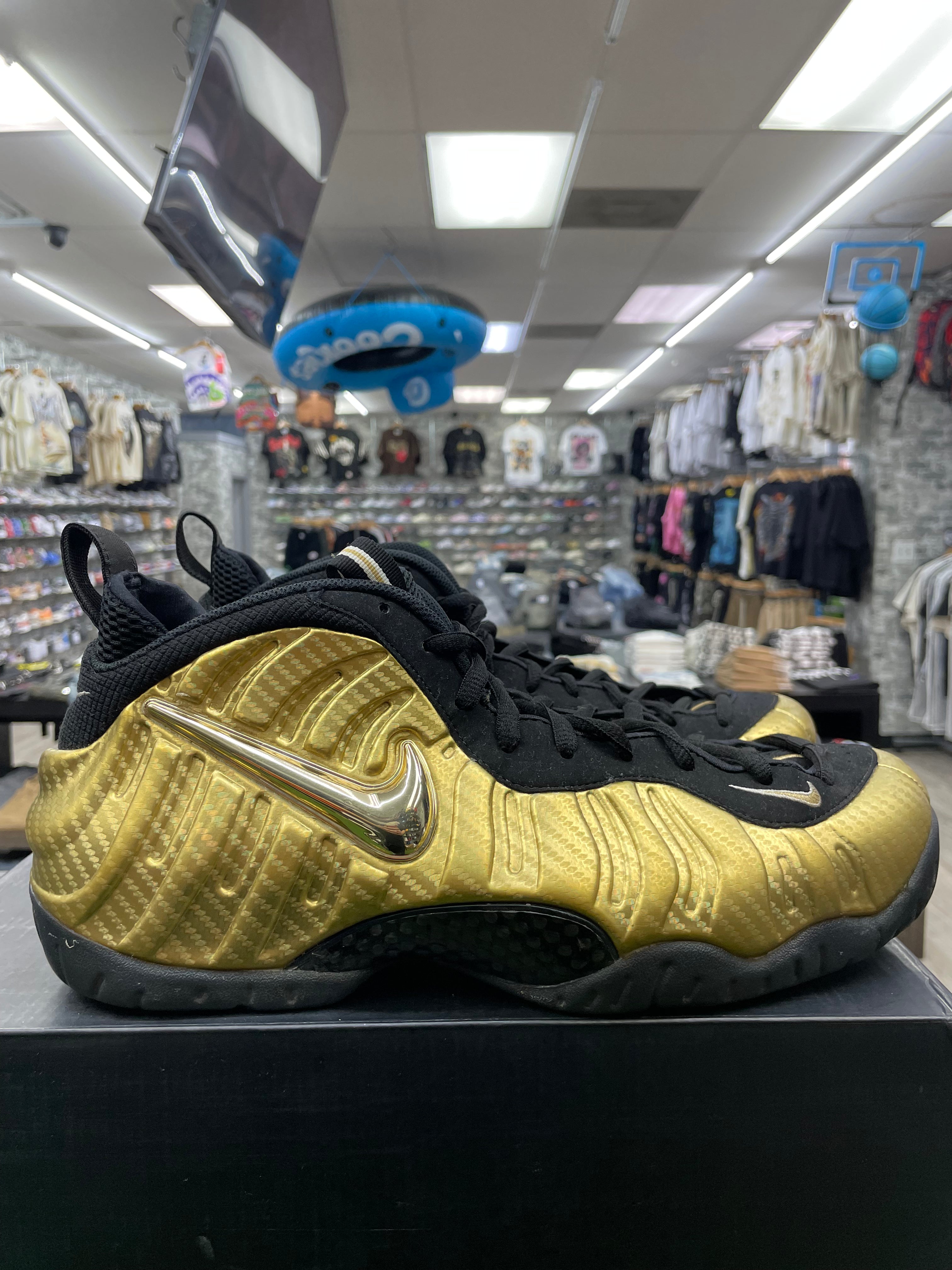 Nike Air Foamposite Pro "Metallic Gold" *Size 13 Preowned*