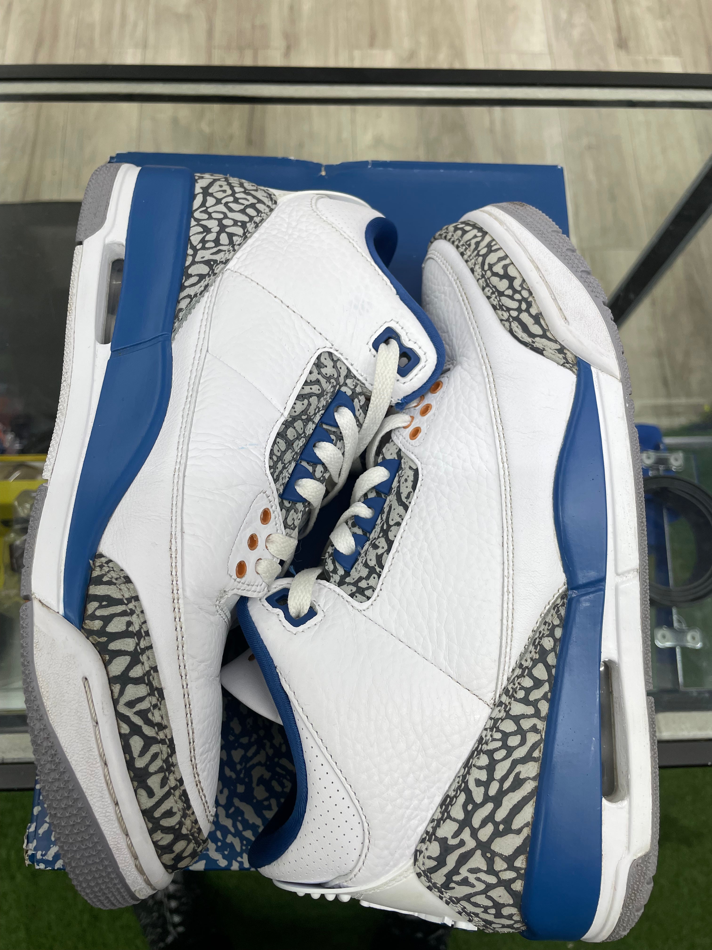 Air Jordan Retro 3 "Wizards"  *Size 8.5 Preowned*