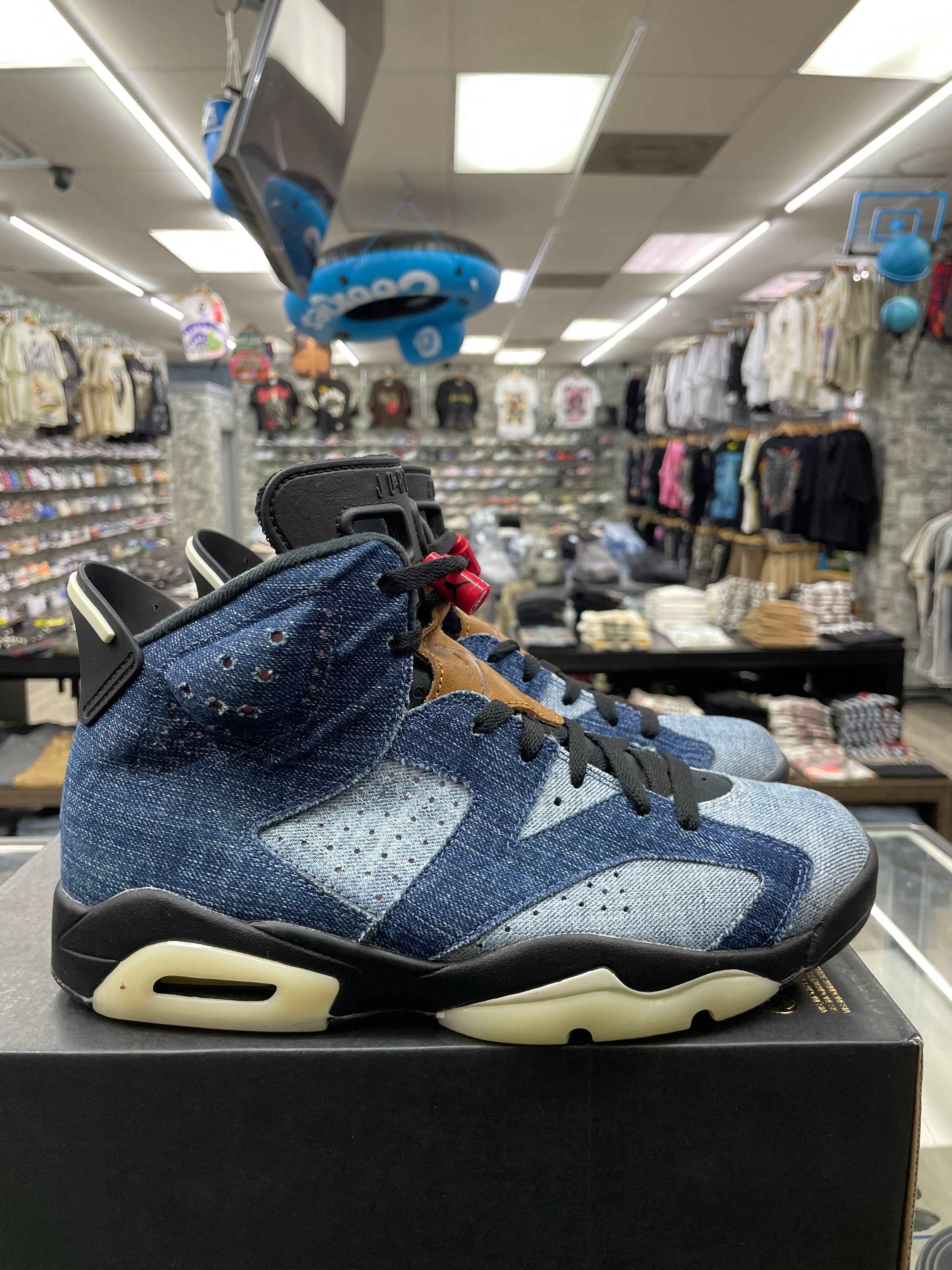 Air Jordan Retro 6 "Denim" *Size 8.5 Preowned*