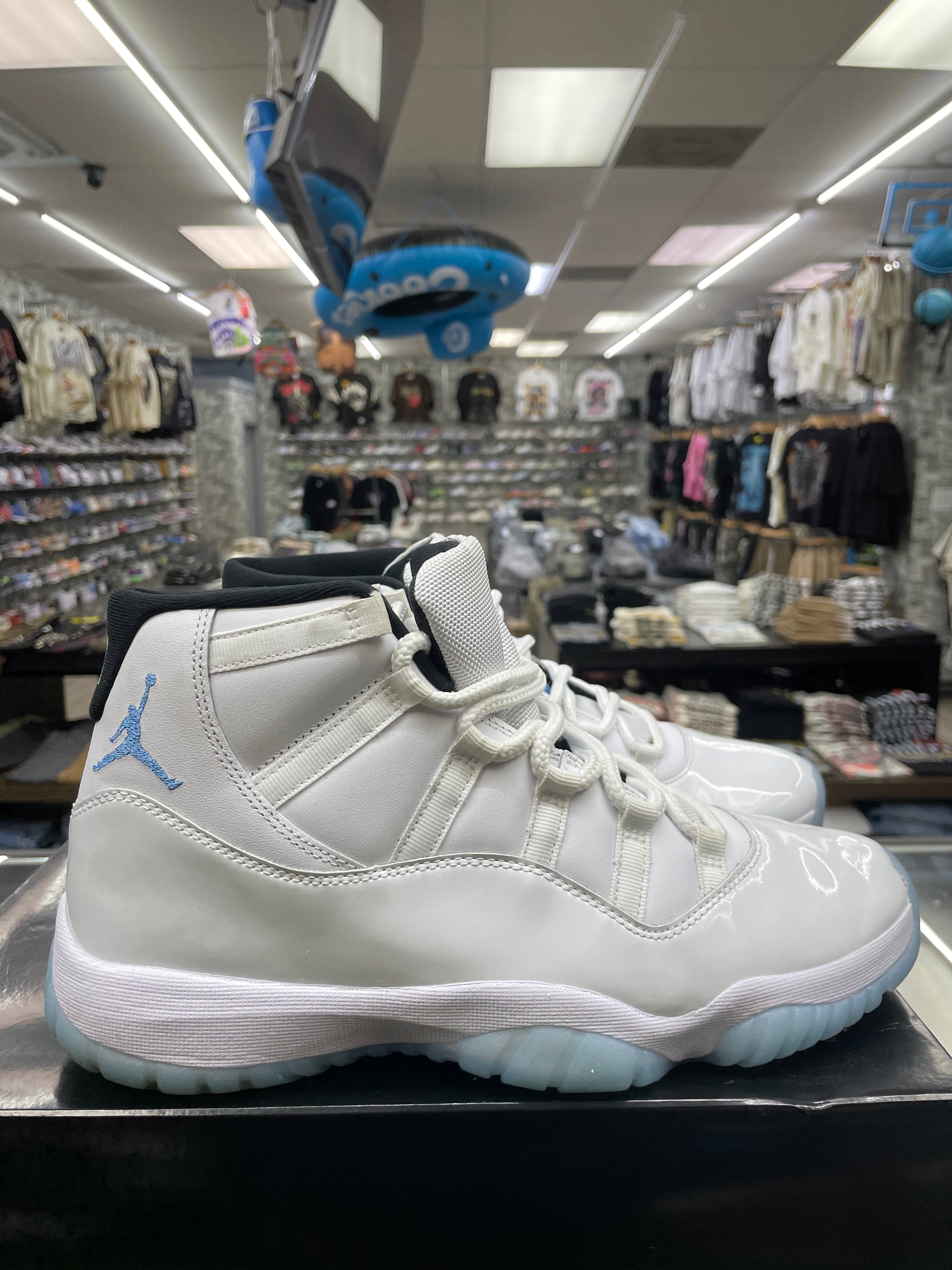 Air Jordan Retro 11 "Legend Blue" *Size 10.5 Preowned*