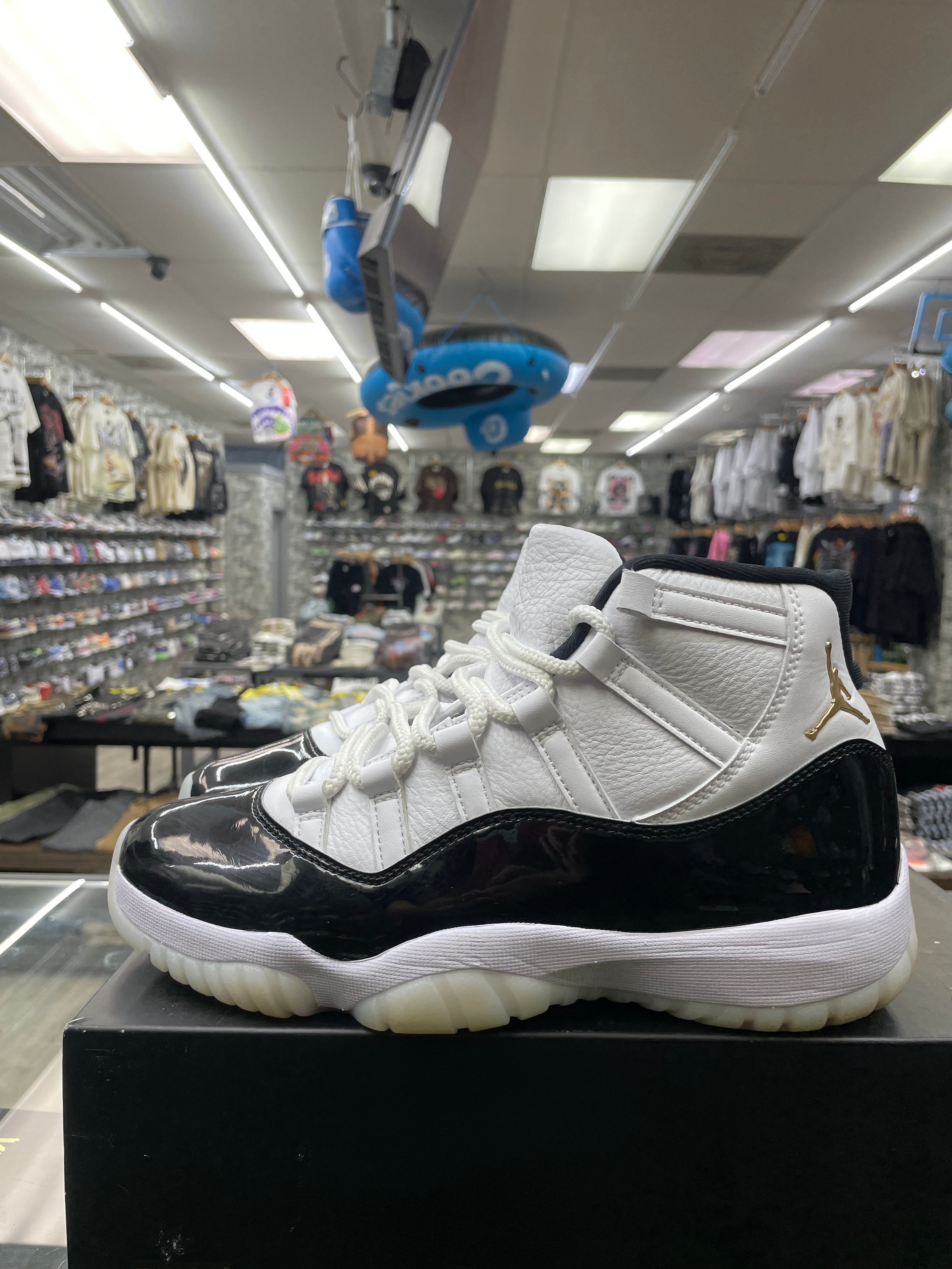 Air Jordan Retro 11 "DMP" *Size 8.5 Preowned*