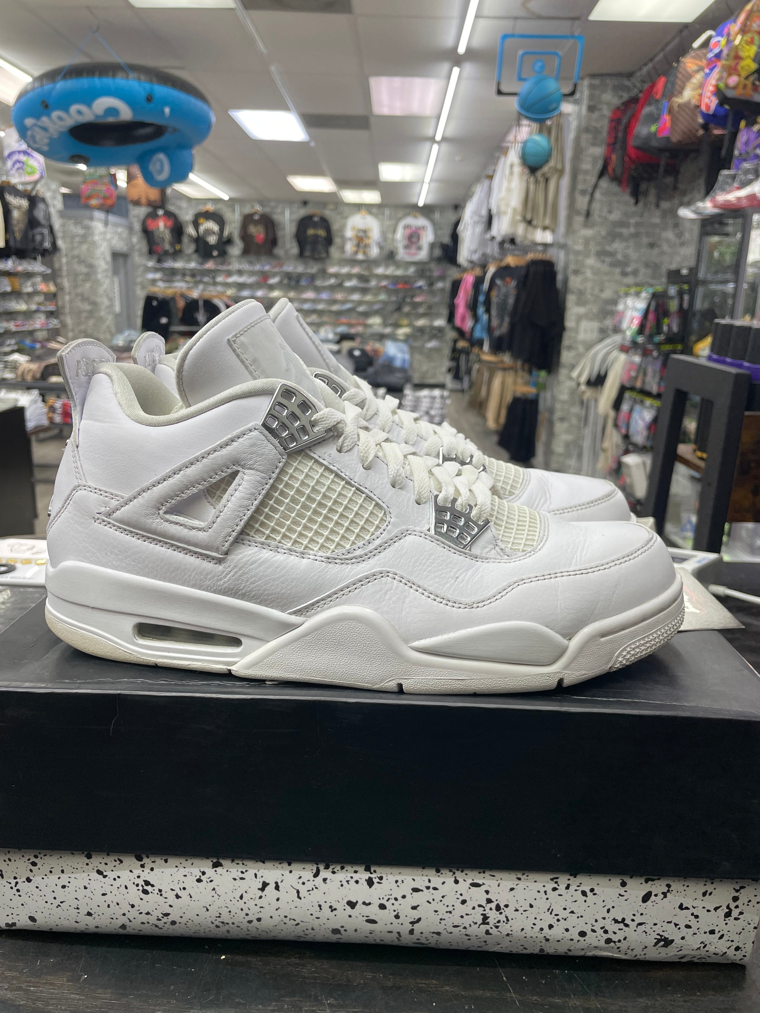 Air Jordan Retro 4 "Pure Money" *Size 11 Preowned*