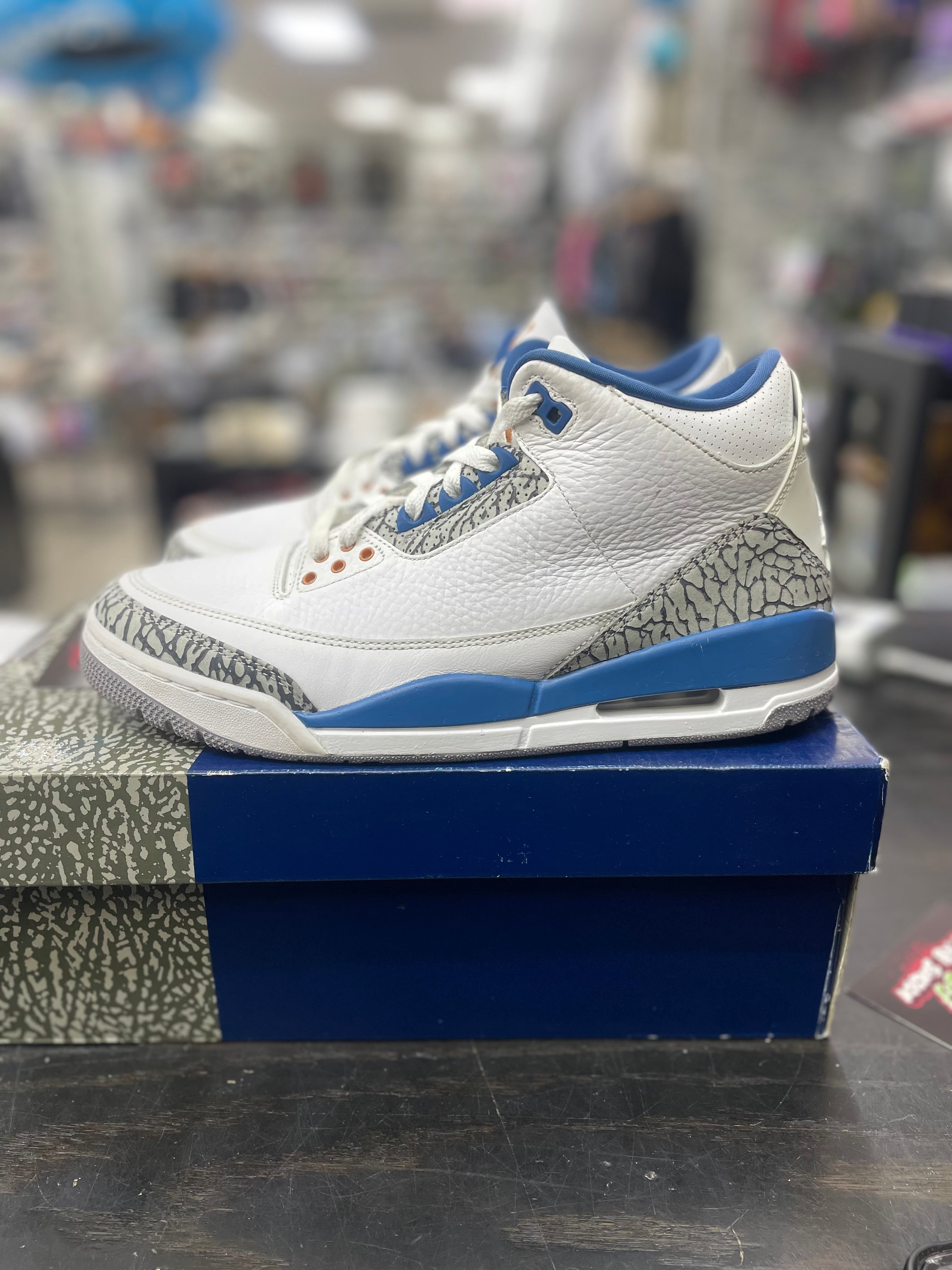Air Jordan Retro 3 "Wizards" *Size 10 Preowned*