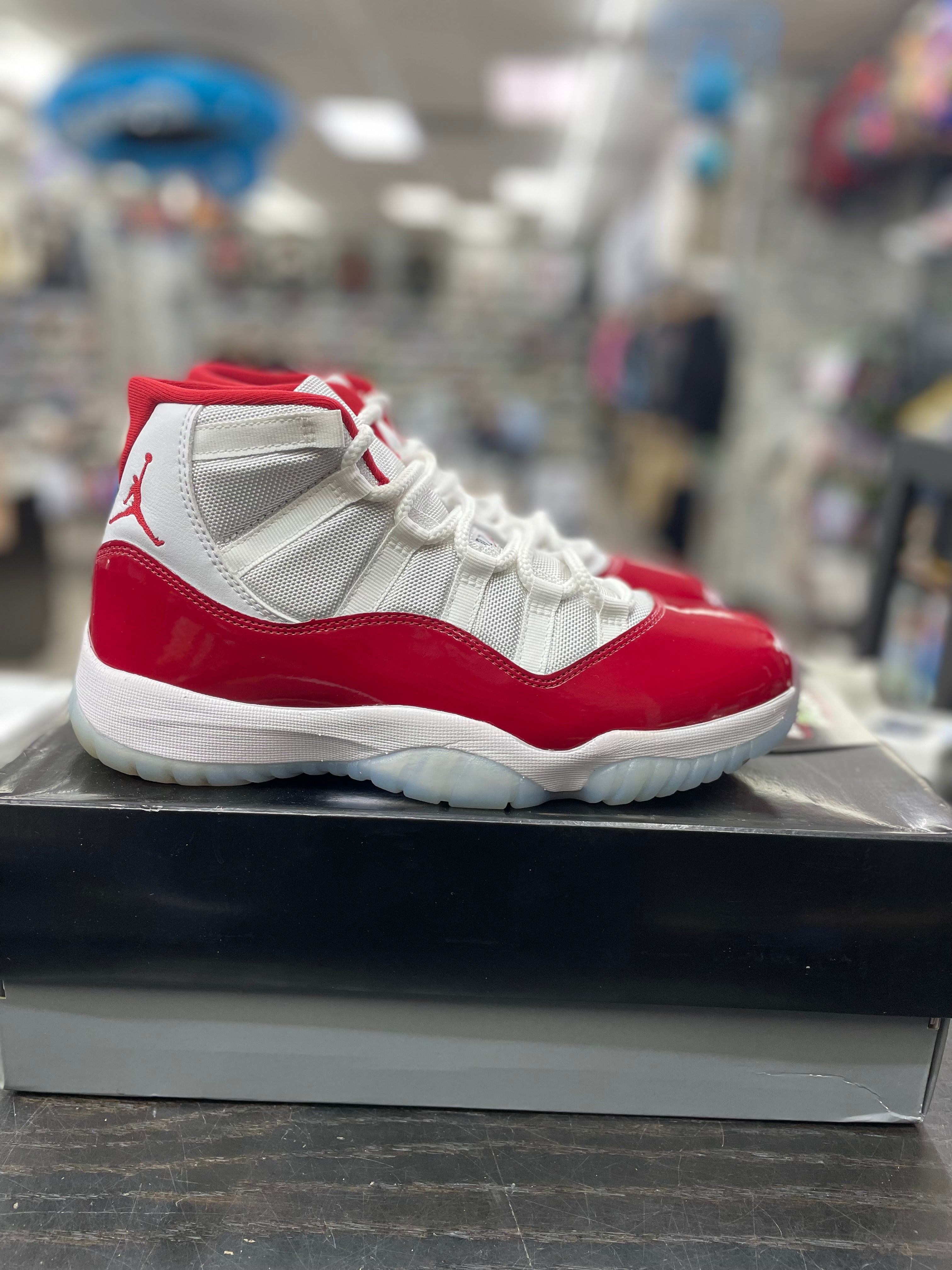 Air Jordan Retro 11 "Cherry" *Size 8.5 Preowned*