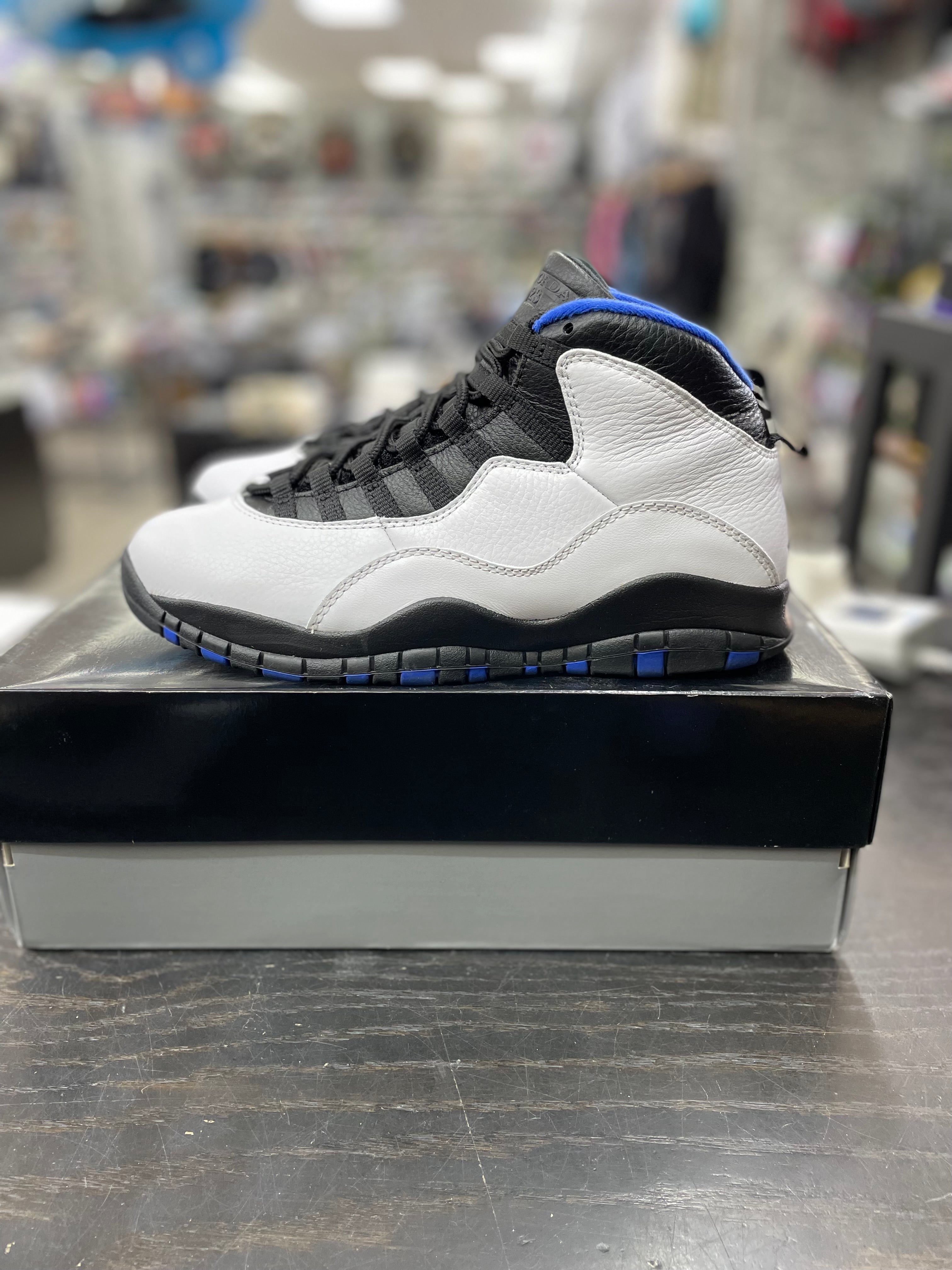 Air Jordan Retro 10 "Orlando" *Size 8.5 Preowned*