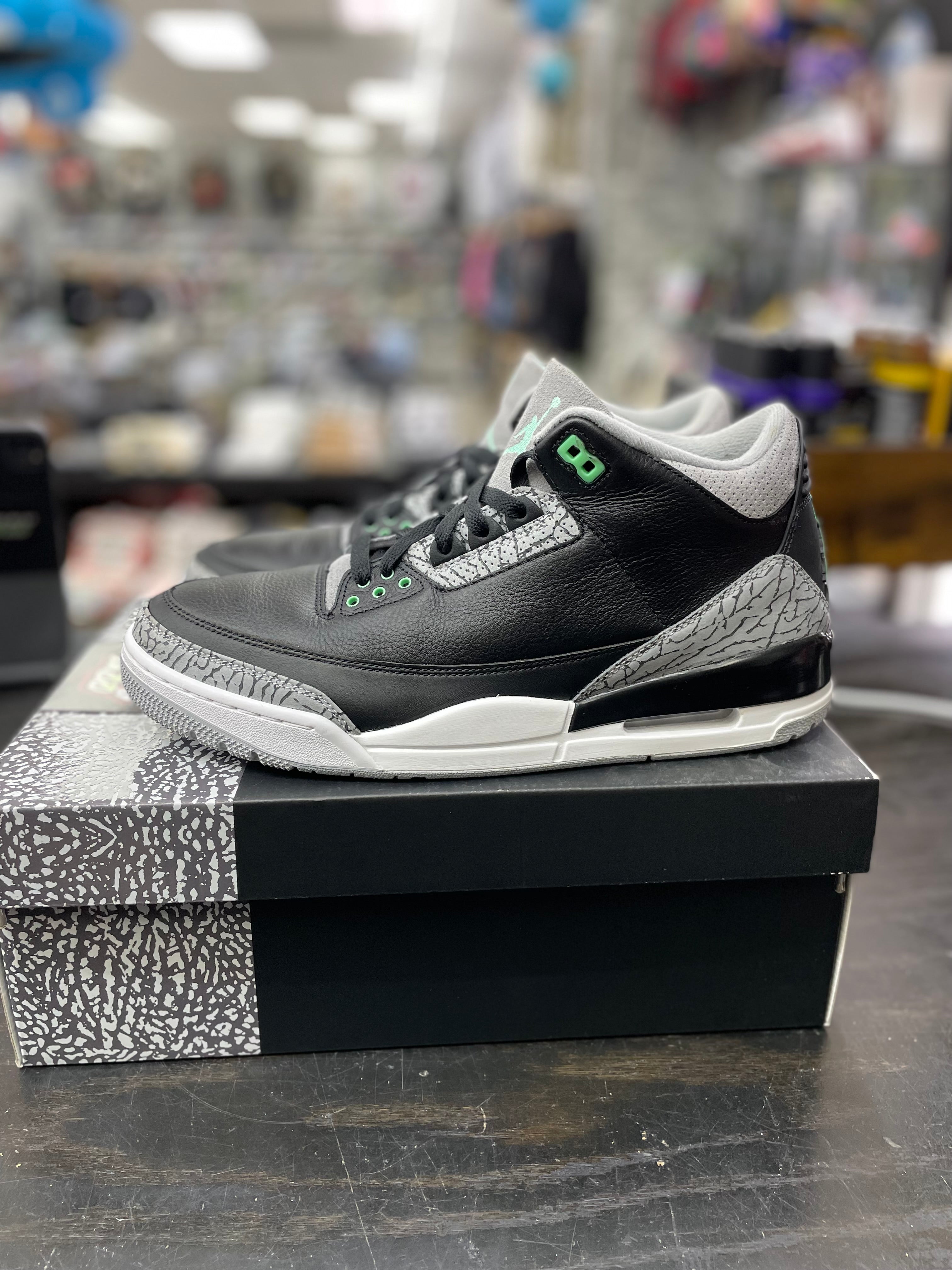 Air Jordan Retro 3 "Green Glow" *Size 12 Preowned*