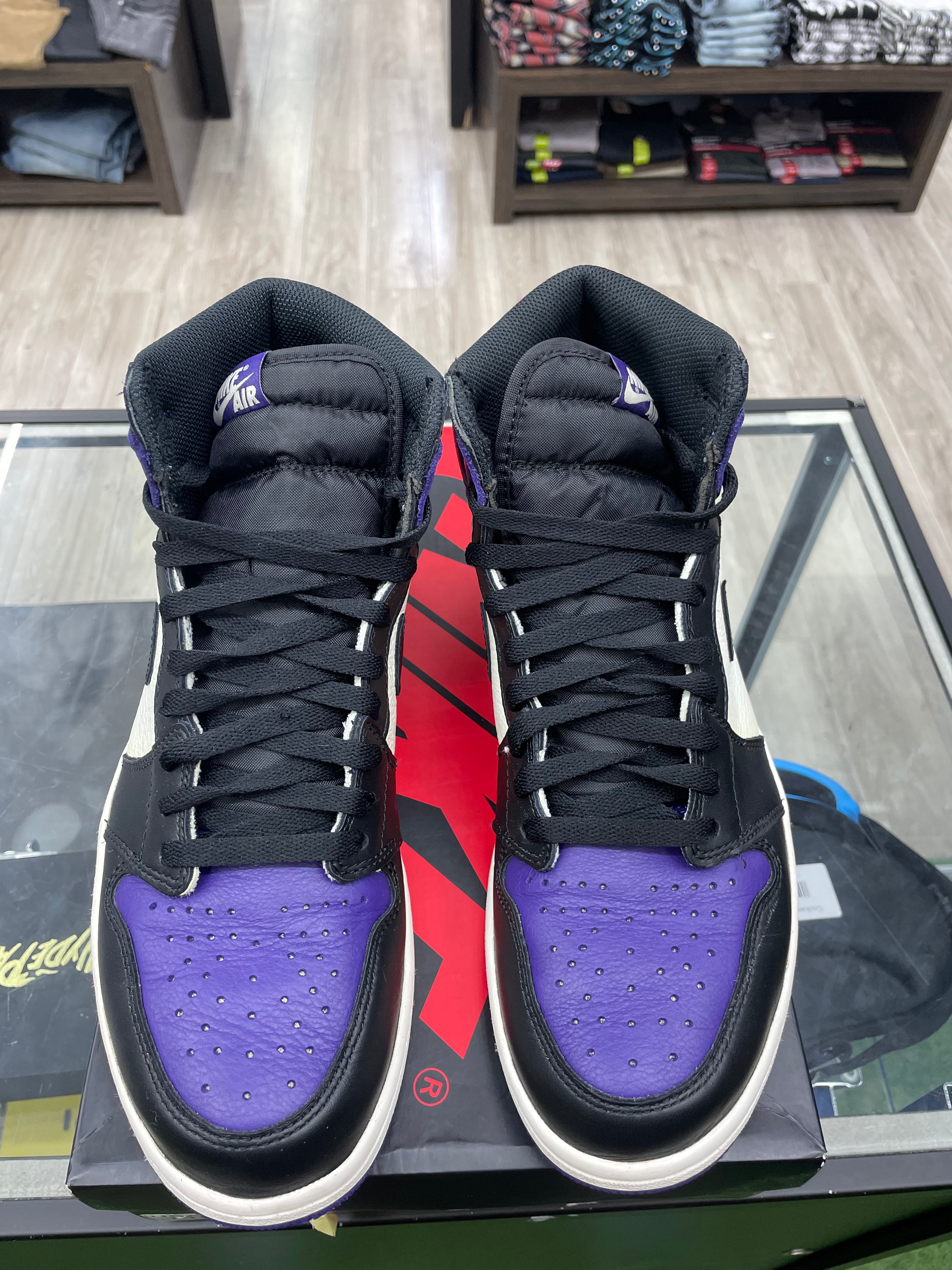 Air Jordan 1 "Court Purple" *Size 11 Preowned* (555088-501)