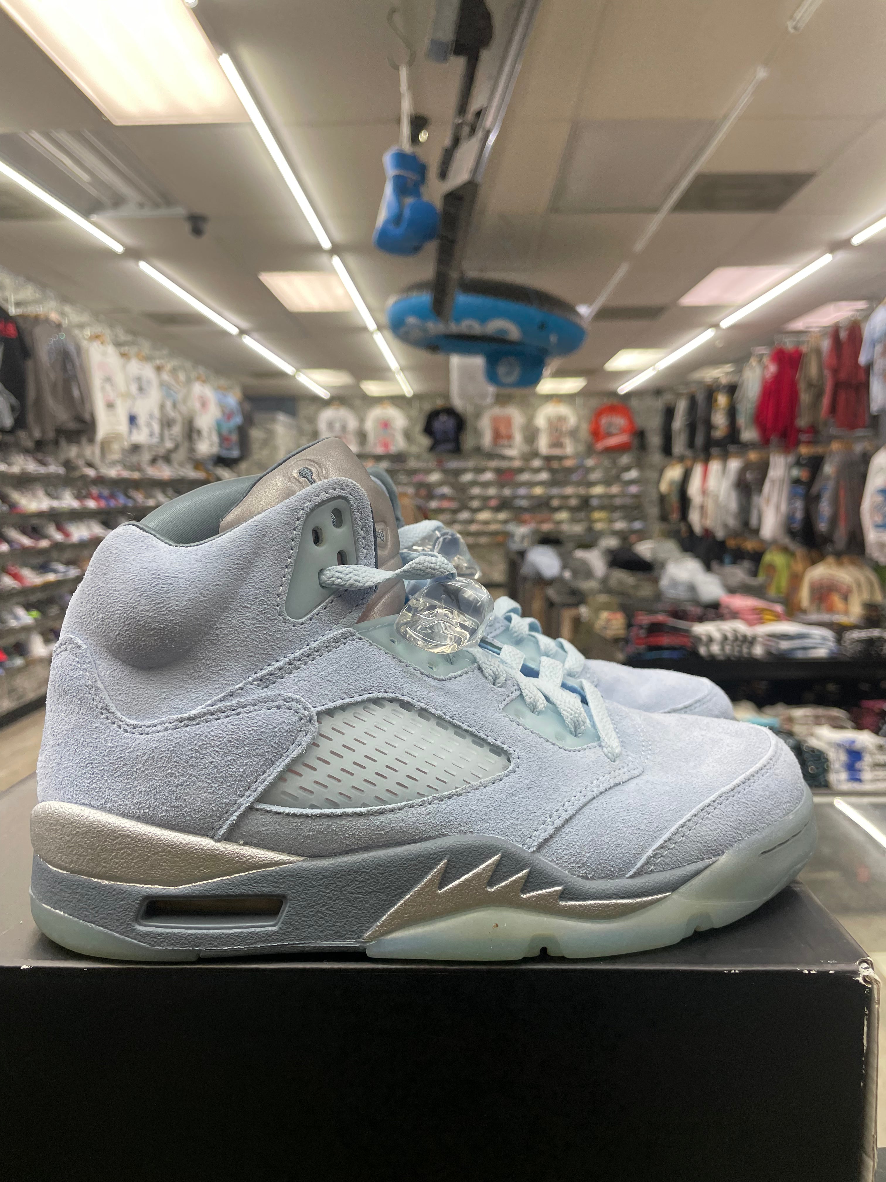 Air Jordan Retro 5 “Bluebird” *Size 5 Preowned* (DD9336-400)