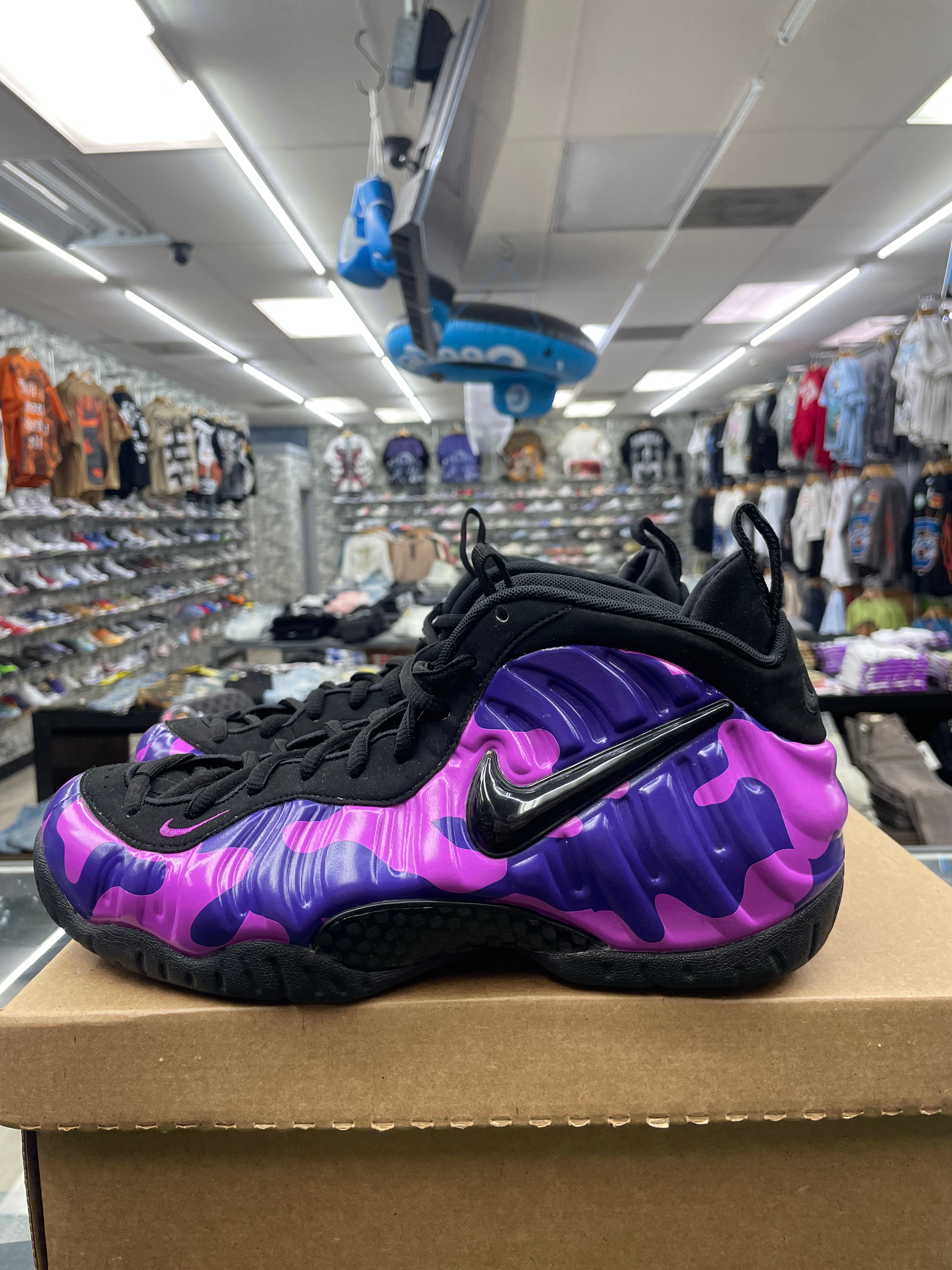 Nike Air Foamposite Pro “Purple Camo” *Size 9.5 Preowned* (624041-012)