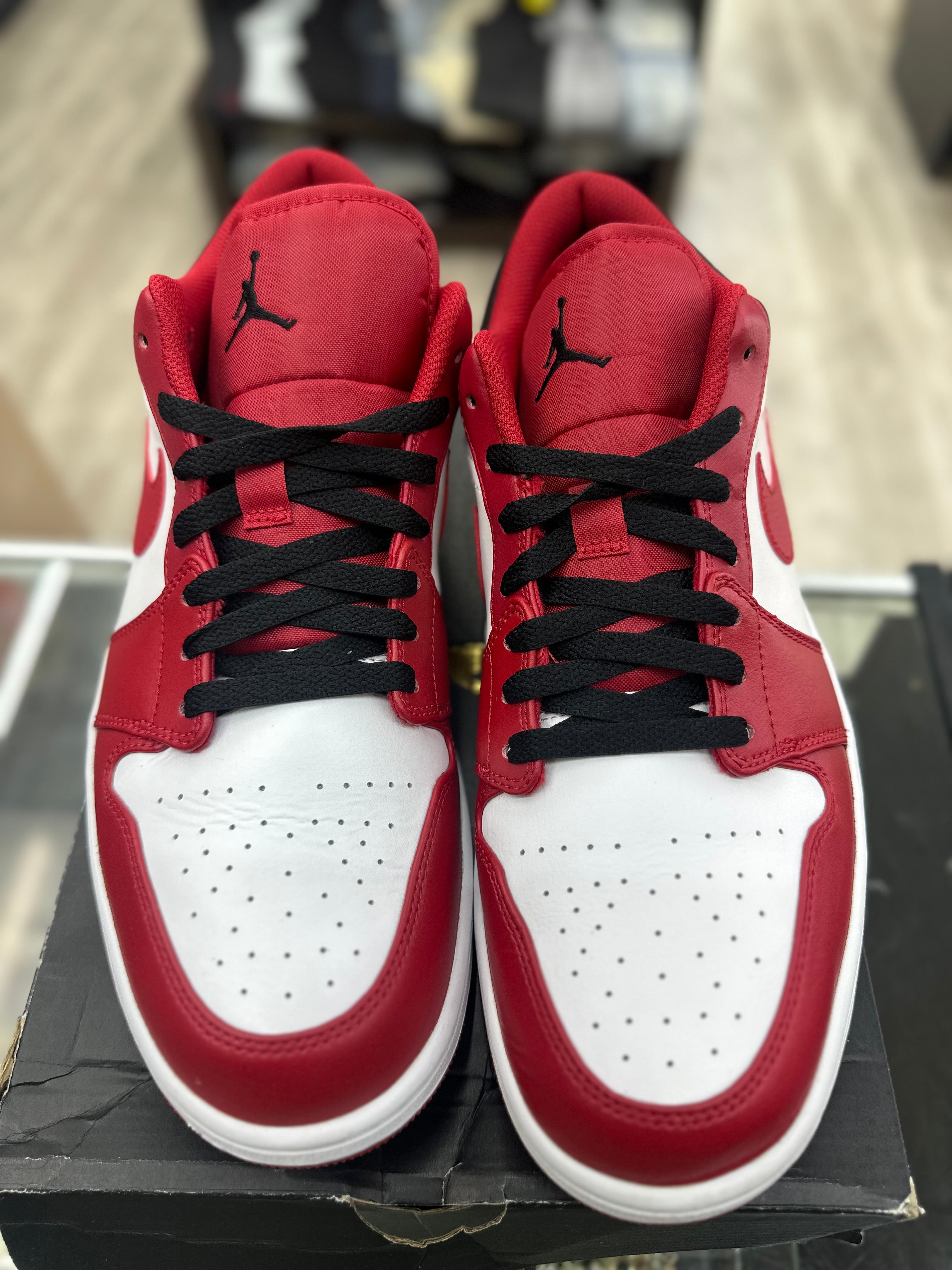 Air Jordan 1 Low "Bulls" *Size 13 Preowned*