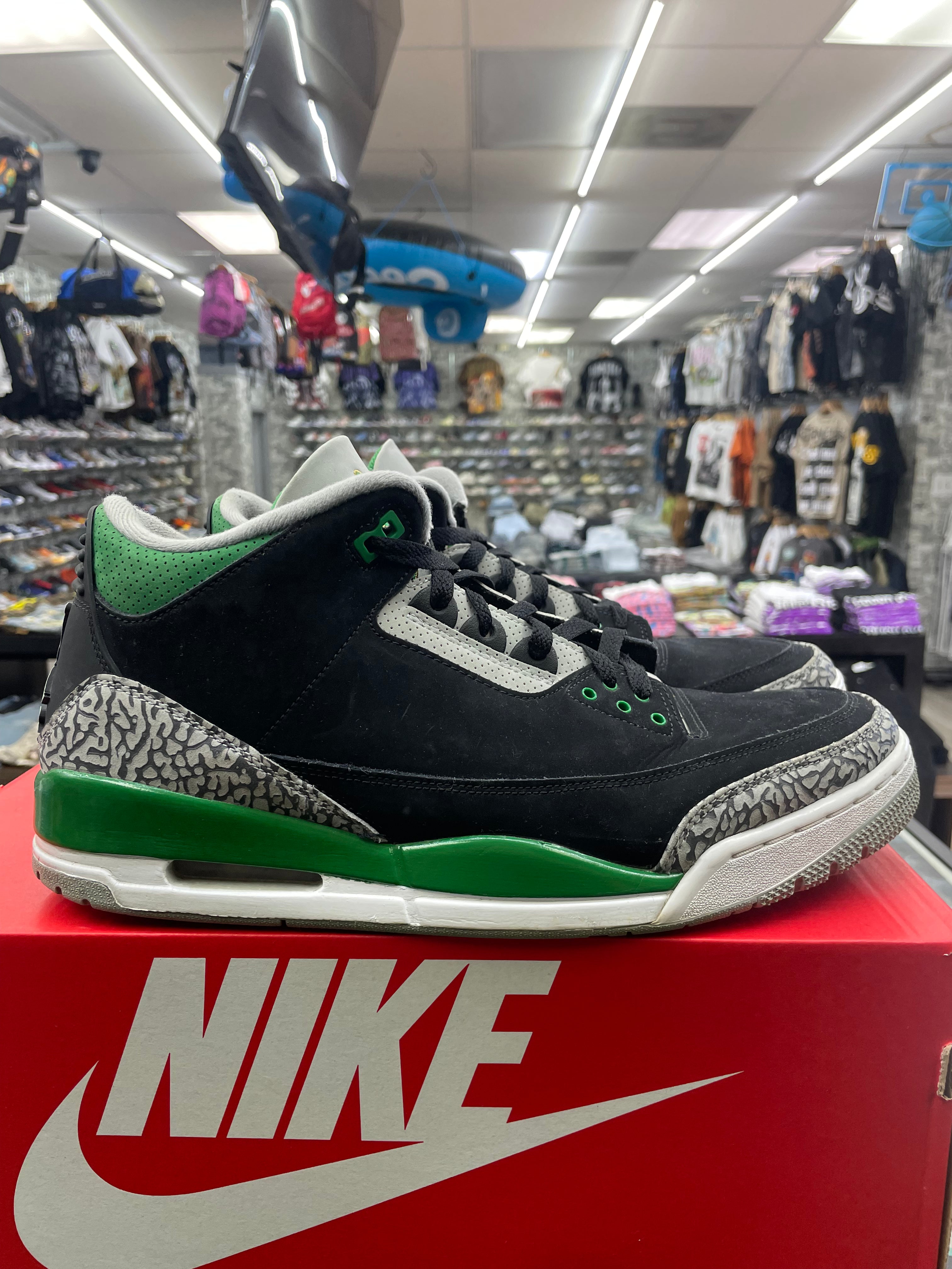 Air Jordan Retro 3 “Pine Green” *Size 13 Preowned* (CT8532-030)