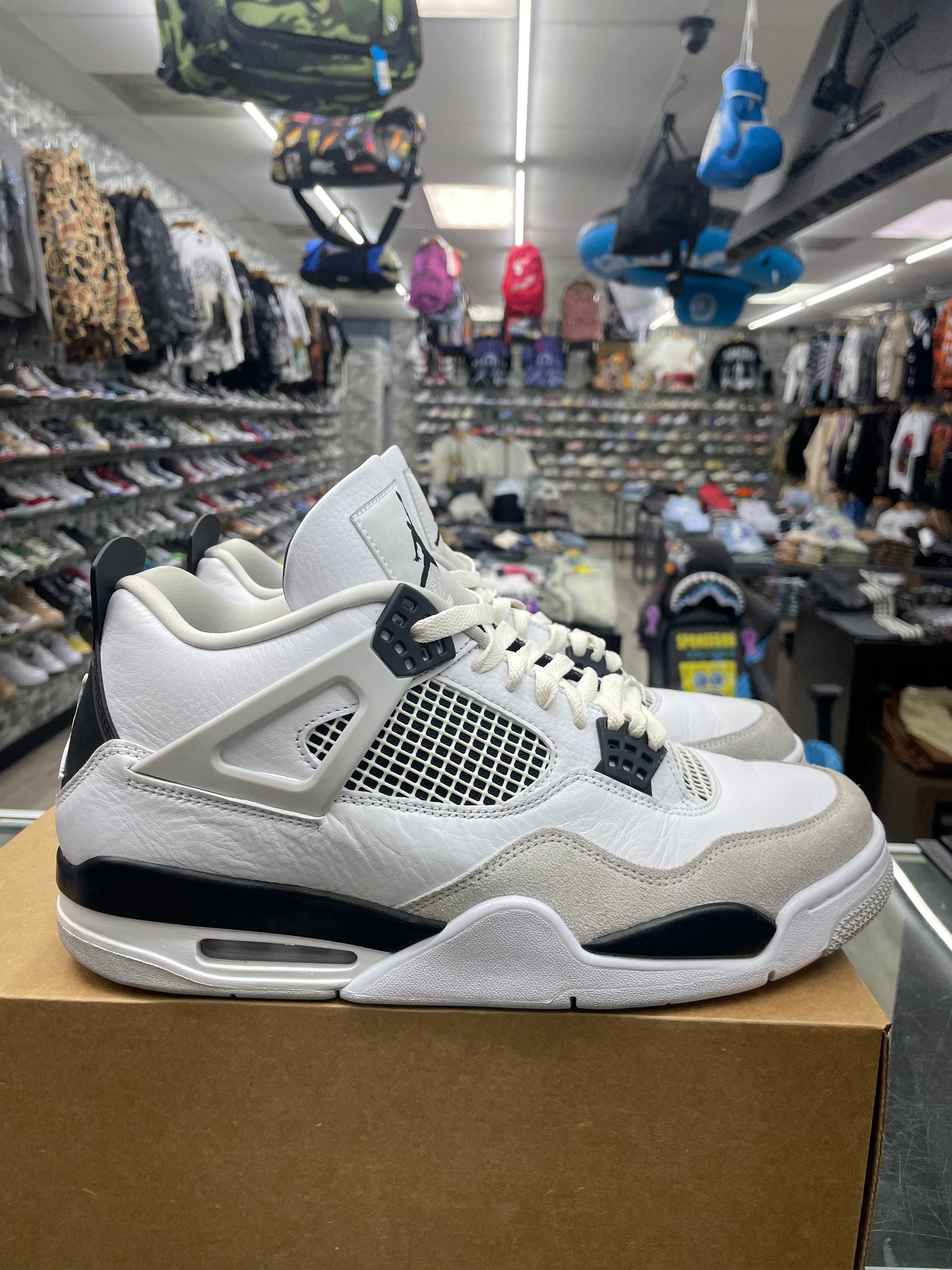 Air Jordan Retro 4 “Military Black” *Size 12 Preowned* (DH6927-111)