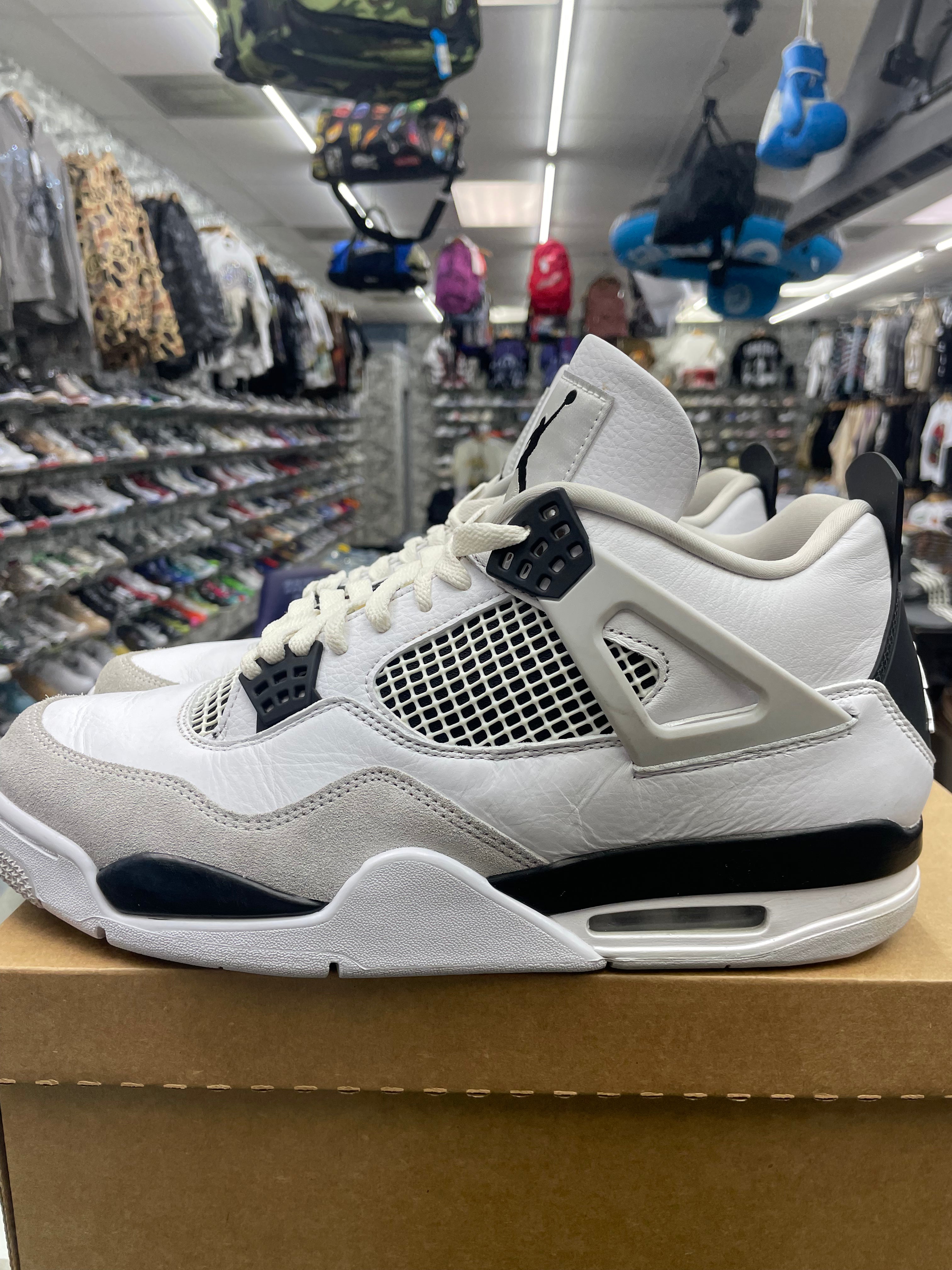 Air Jordan Retro 4 “Military Black” *Size 12 Preowned* (DH6927-111)