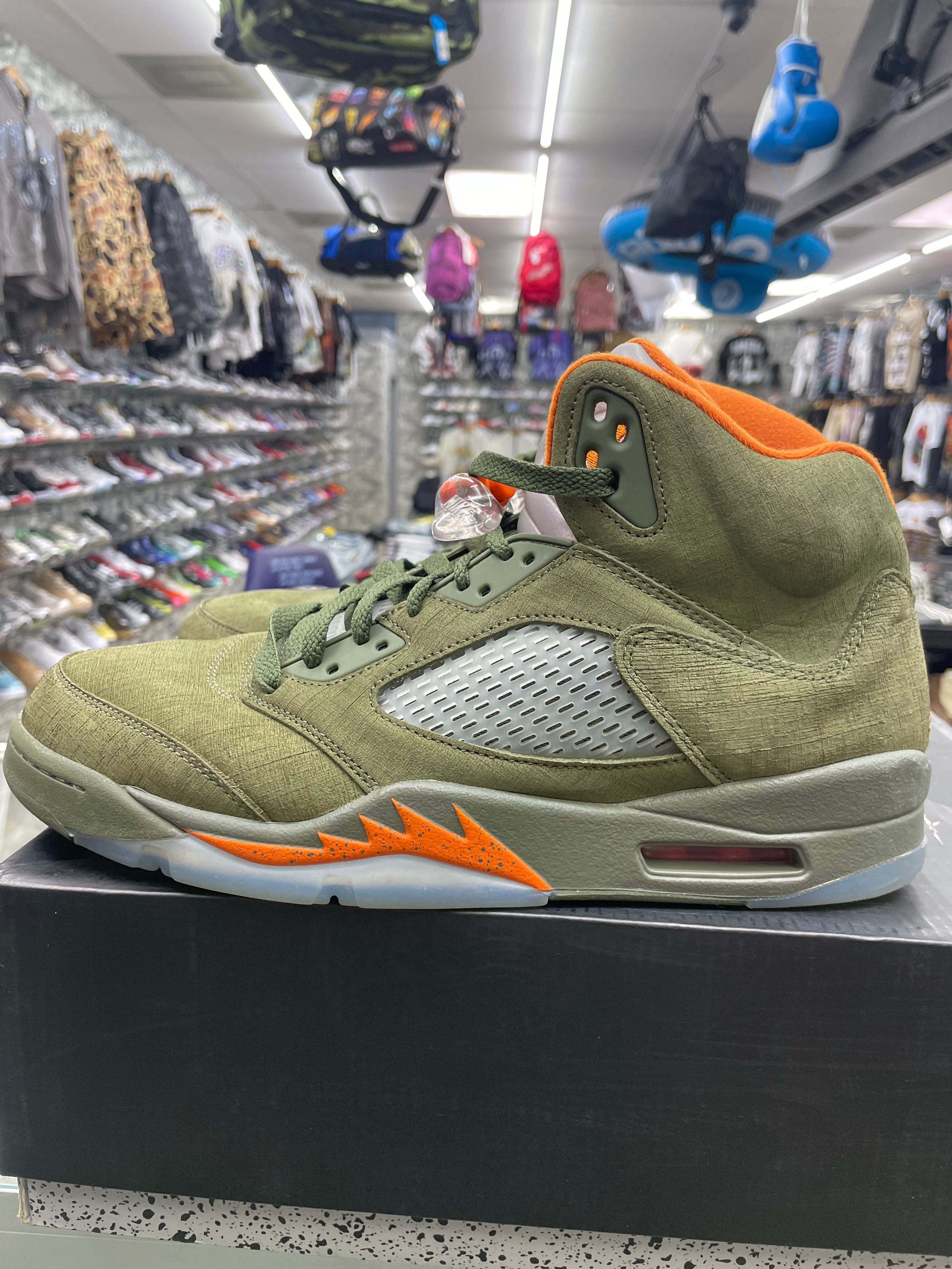 Air Jordan Retro 5 “Olive” *Size 10.5 Preowned* (DD0587-308)