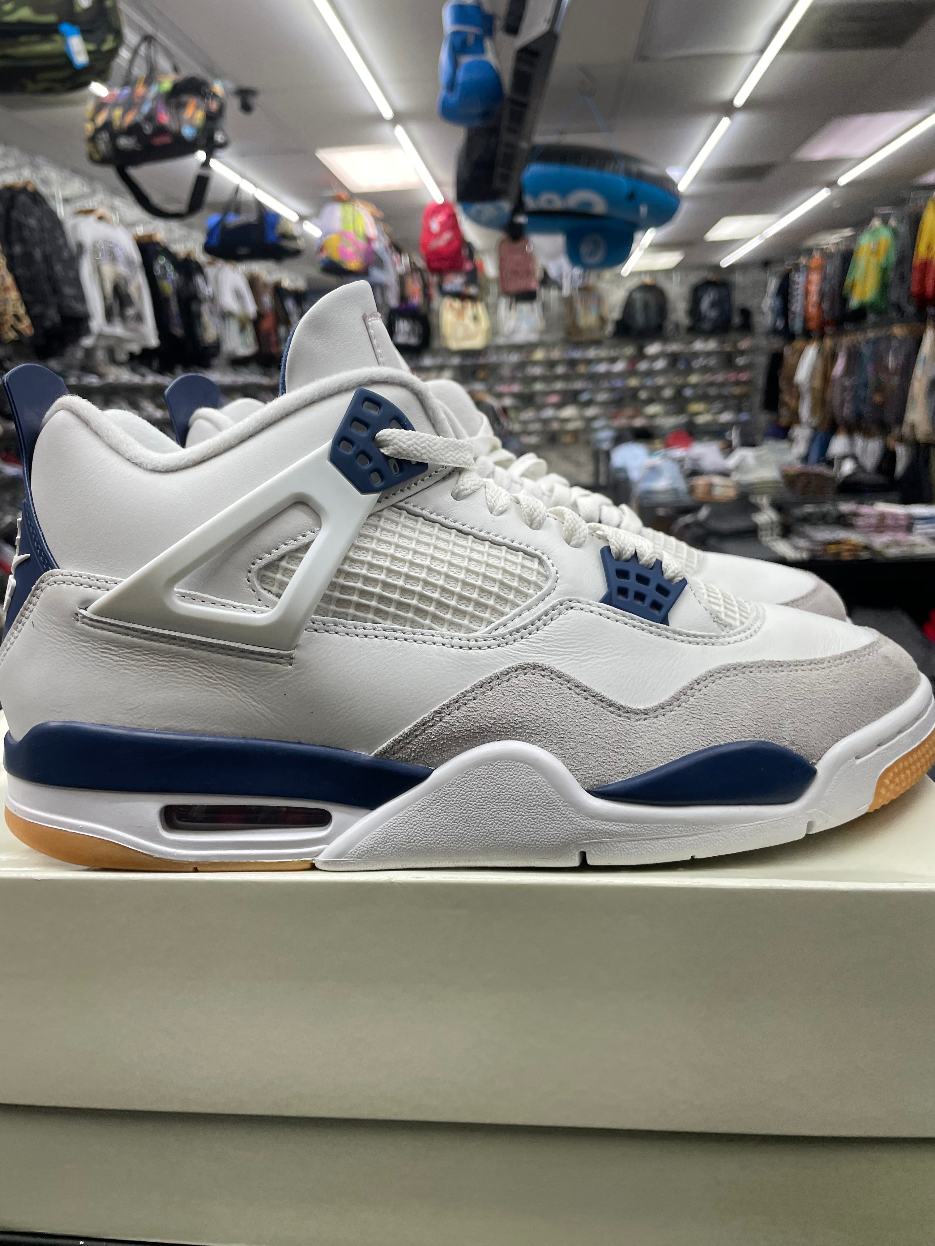 Air Jordan Retro 4 "SB Navy" *Size 11.5 Preowned*