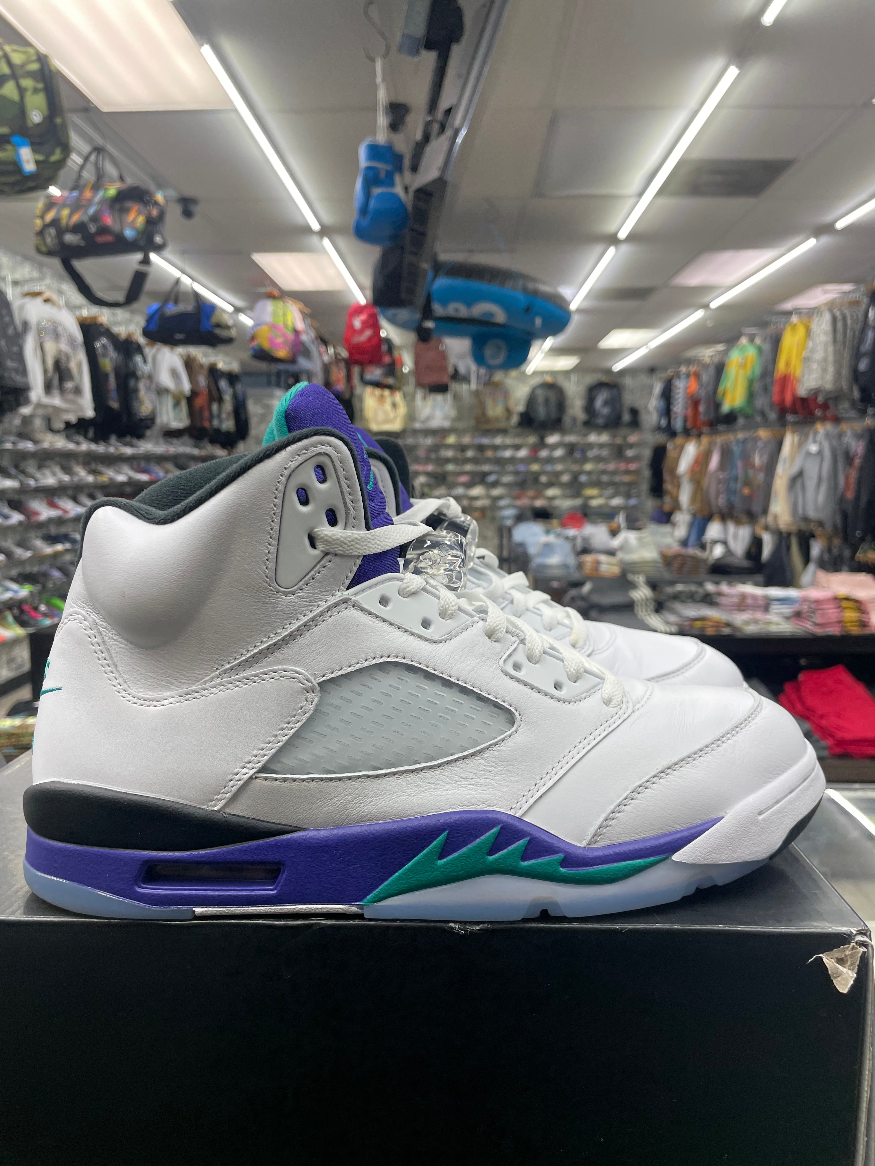 Air Jordan Retro 5 "Grape" *Size 11.5 Preowned*