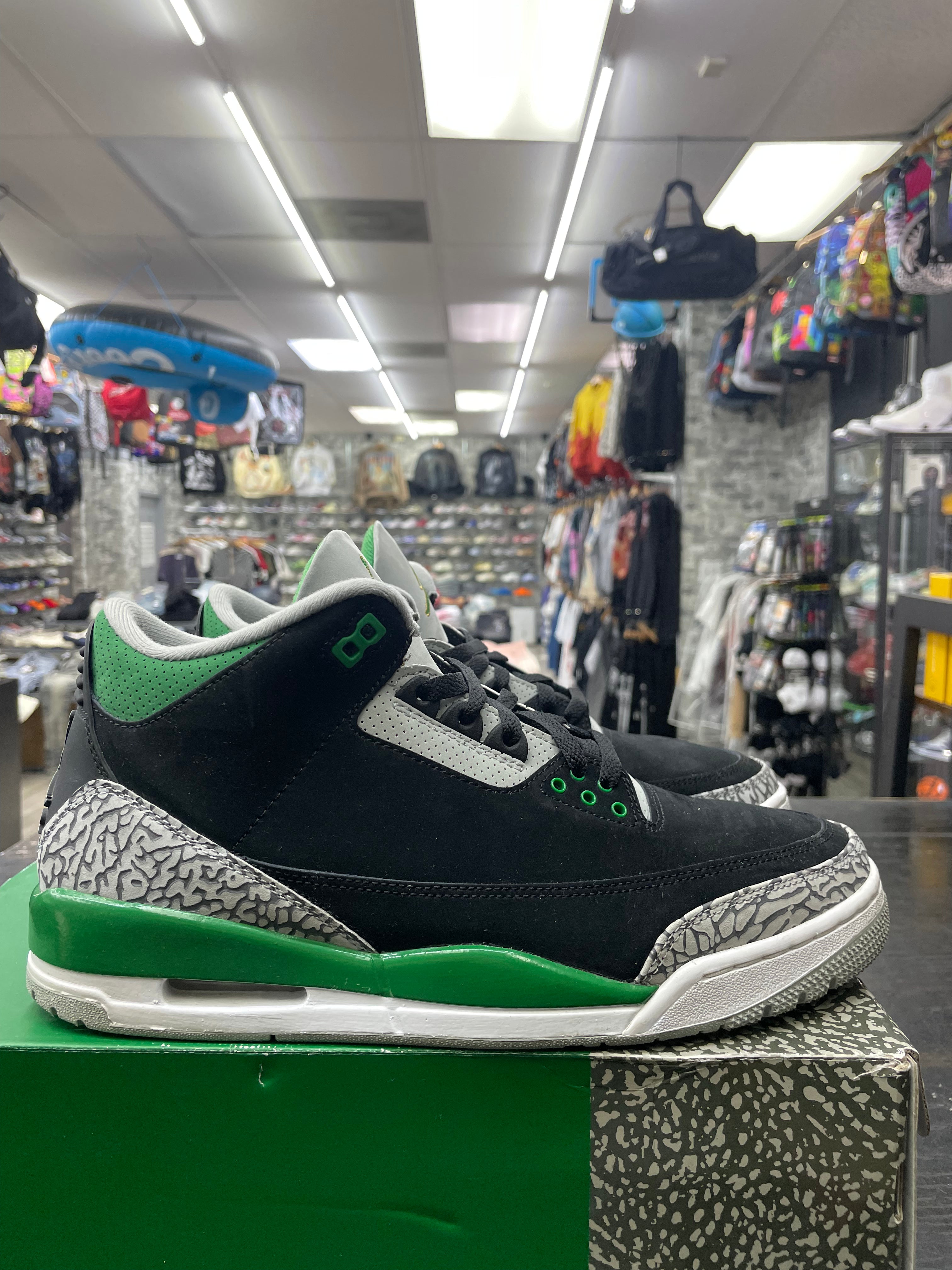 Air Jordan Retro 3 "Pine Green" *Size 11 Preowned*
