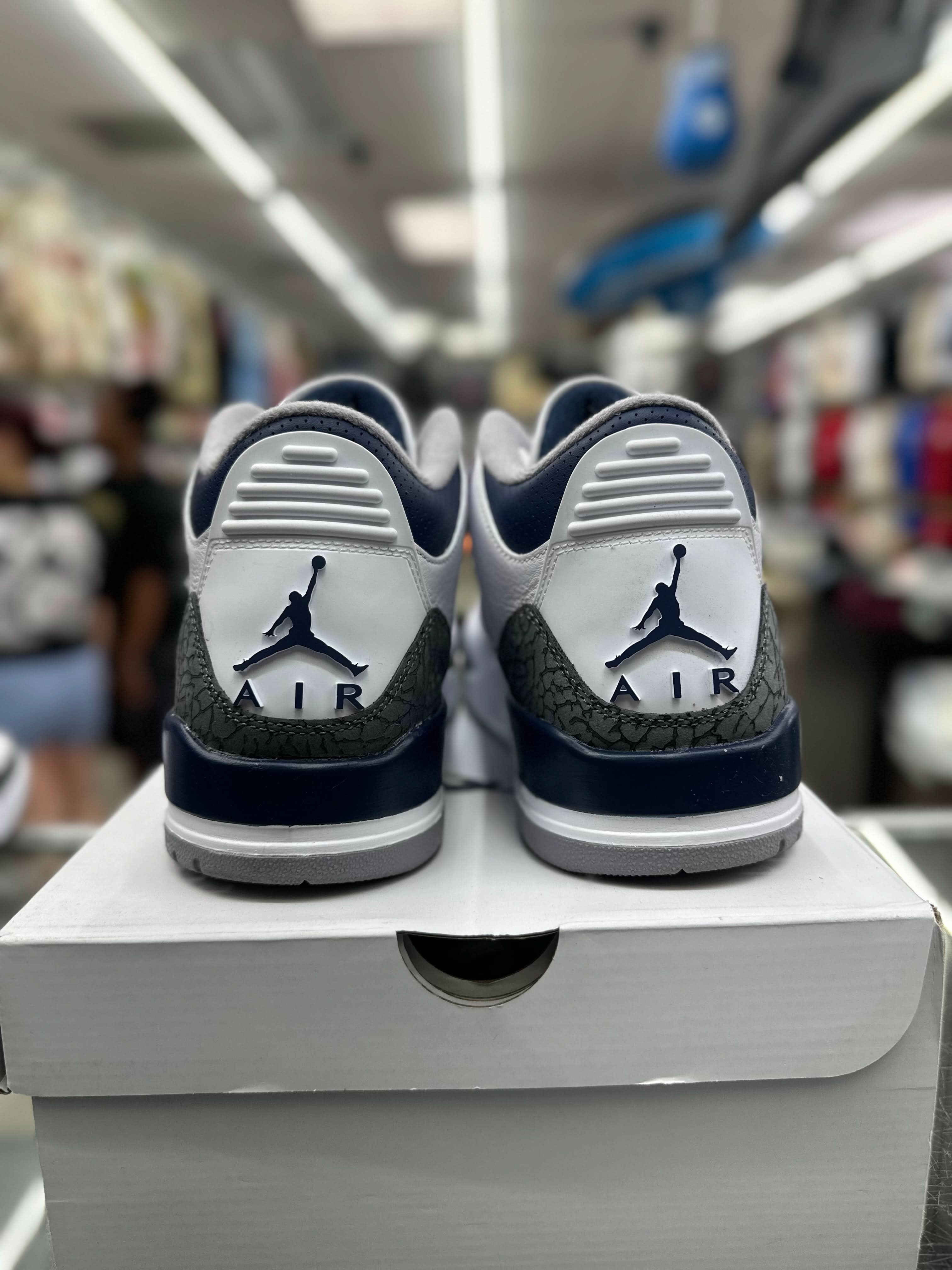 Air Jordan Retro 3 “Midnight Navy” *Size 10 Preowned*