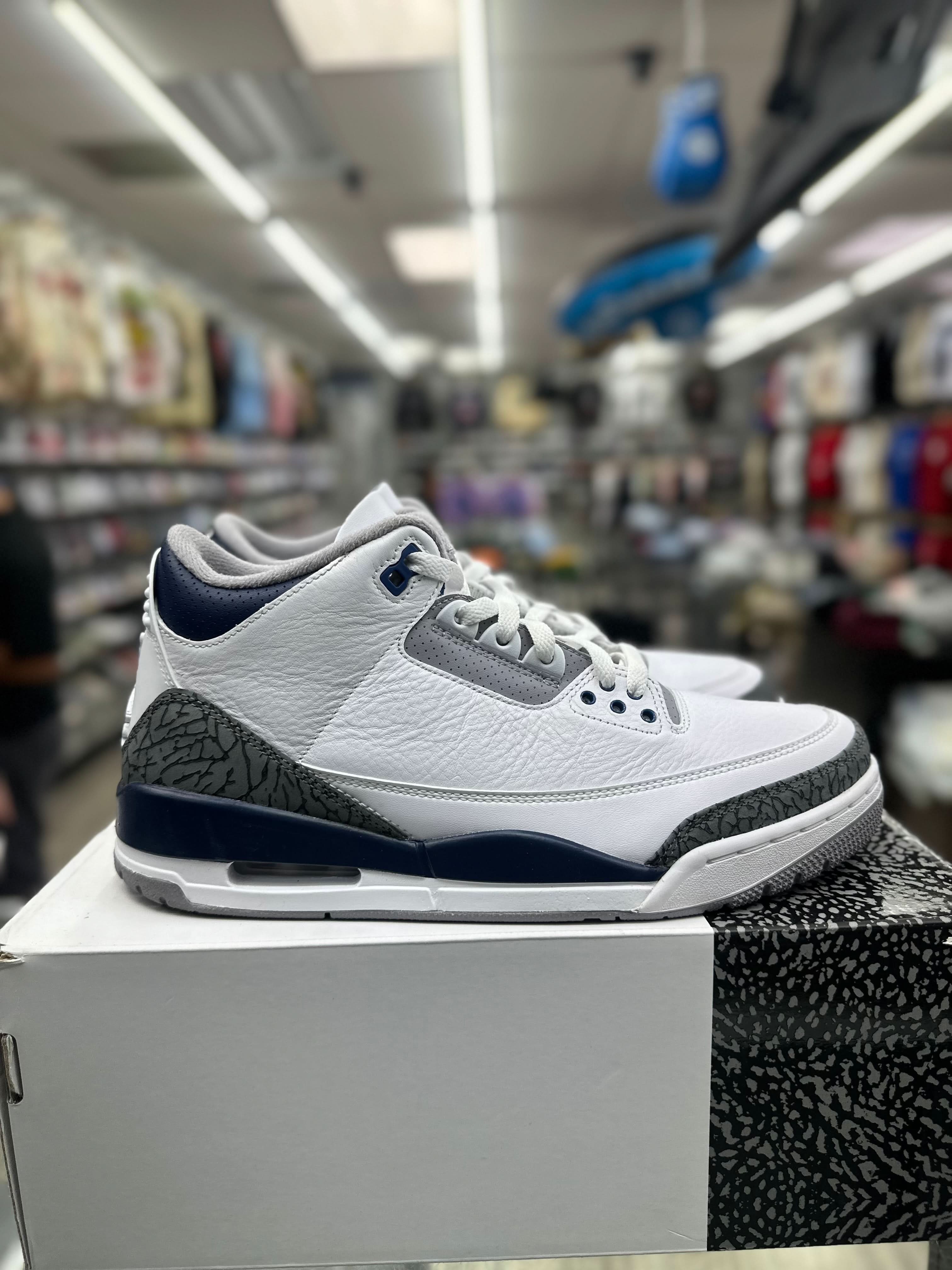 Air Jordan Retro 3 “Midnight Navy” *Size 10 Preowned*