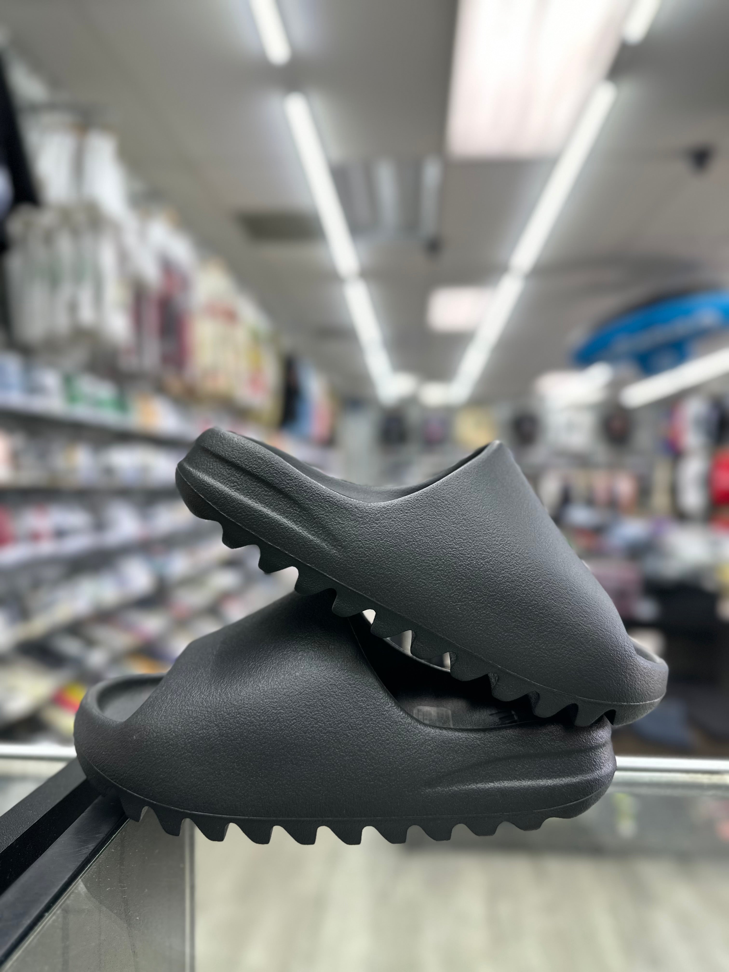 Yeezy Slide “Onyx"